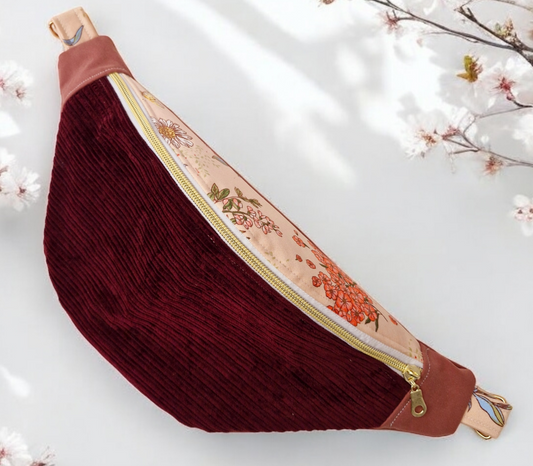 Upcycling : Quand vos vêtements oubliés deviennent un sac banane unique