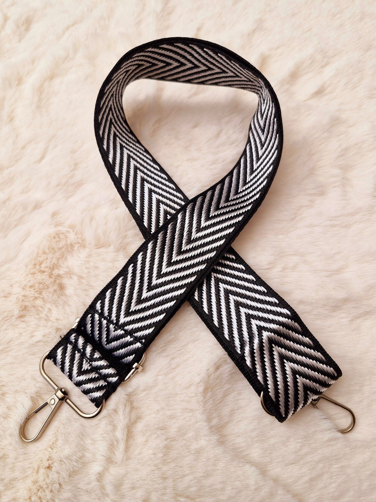 Sac Banane en Tissu Recyclé : Une Création Unique et Responsable cocoleeline