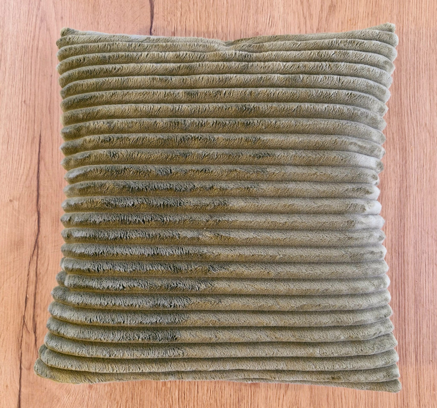 Housse de Coussin en Velours côtelé Vert – Douceur et Élégance cocoleeline