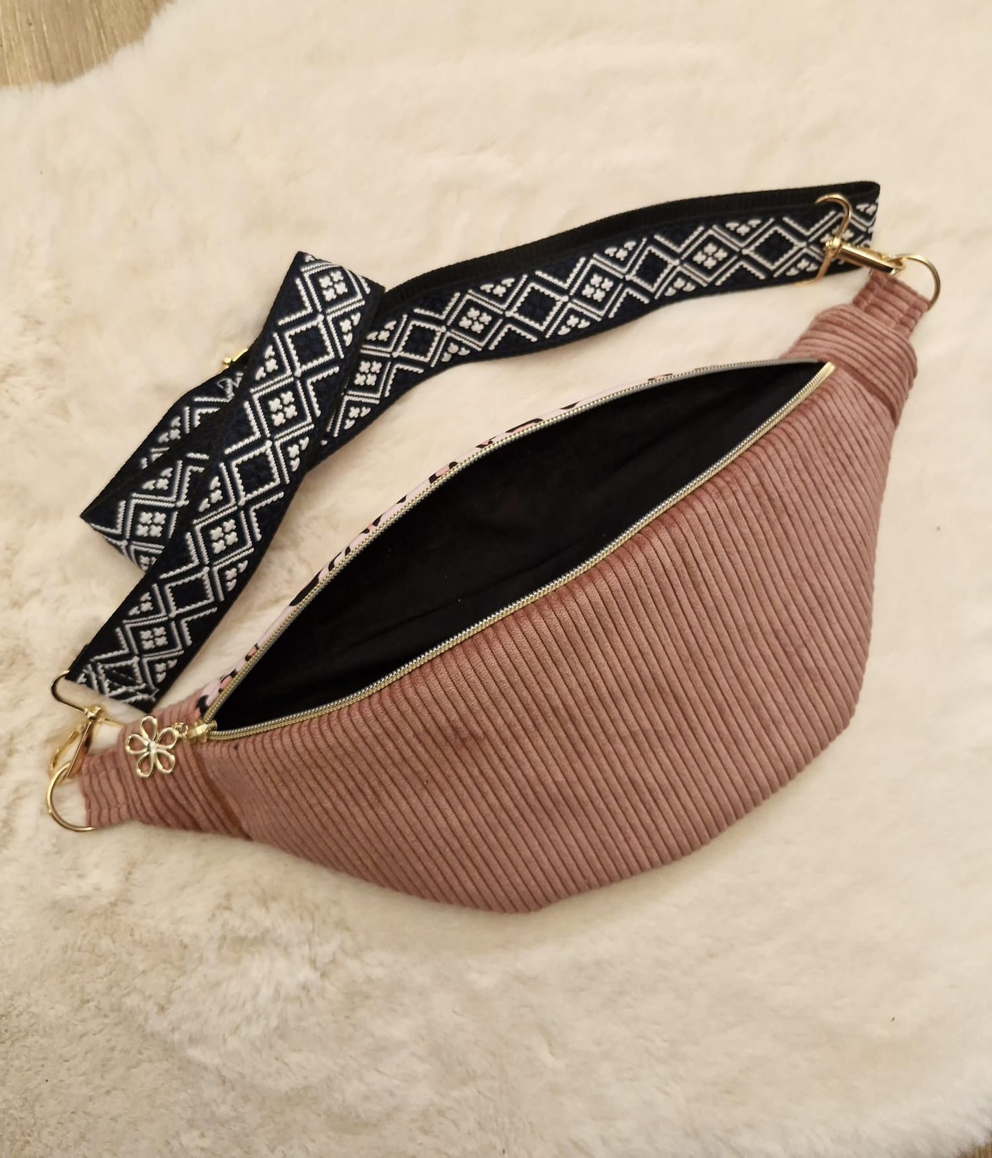 Sac banane femme en velours côtelé rose et motif léopard cocoleeline