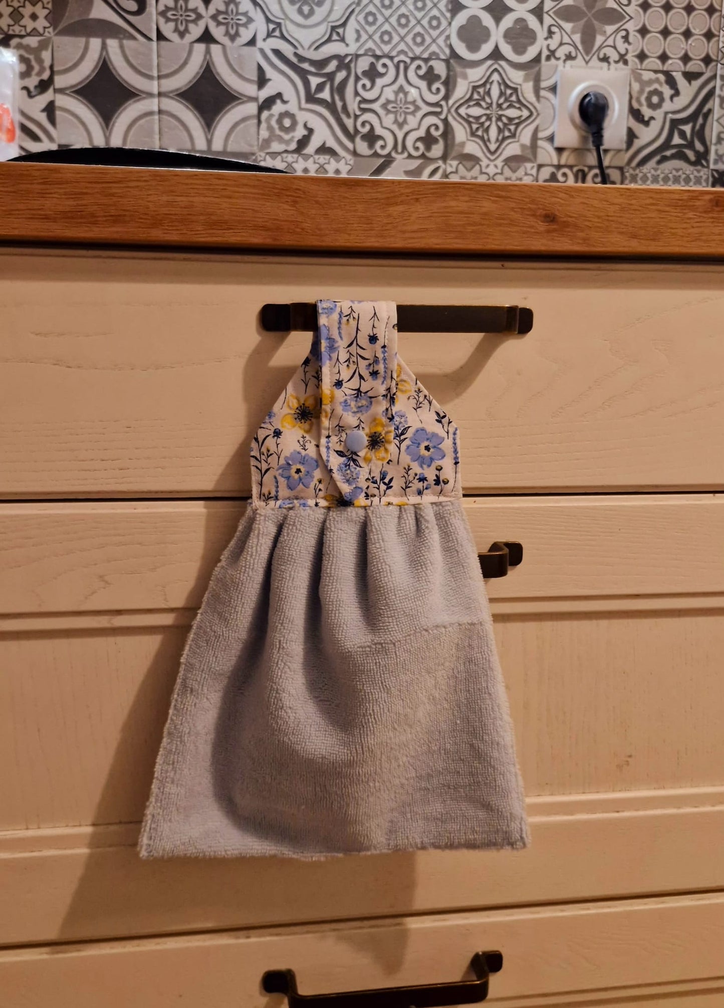 Petit essuie-mains en éponge de bambou et coton fleuri bleu – Douceur et élégance au quotidien cocoleeline