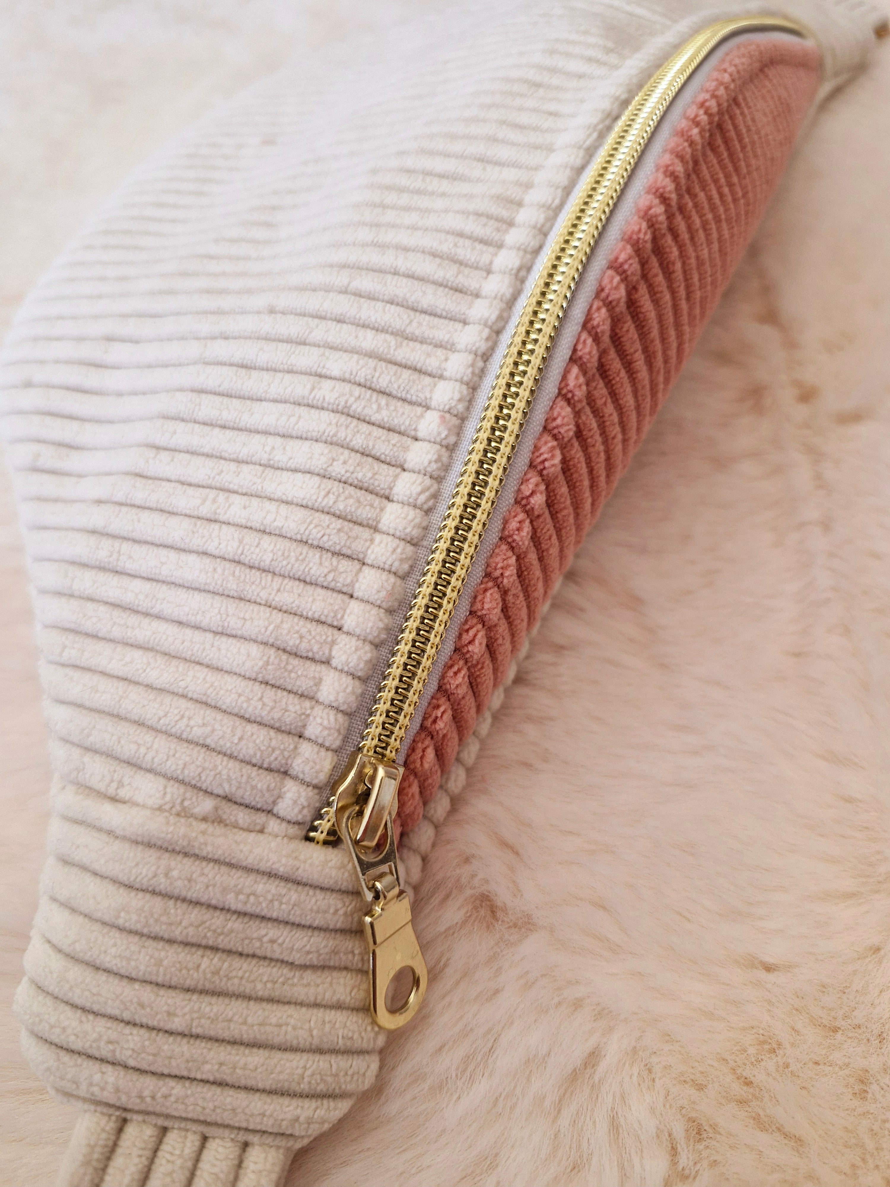 Sac banane femme en velours côtelé écru/rose intérieur coeur  "VELFY" cocoleeline