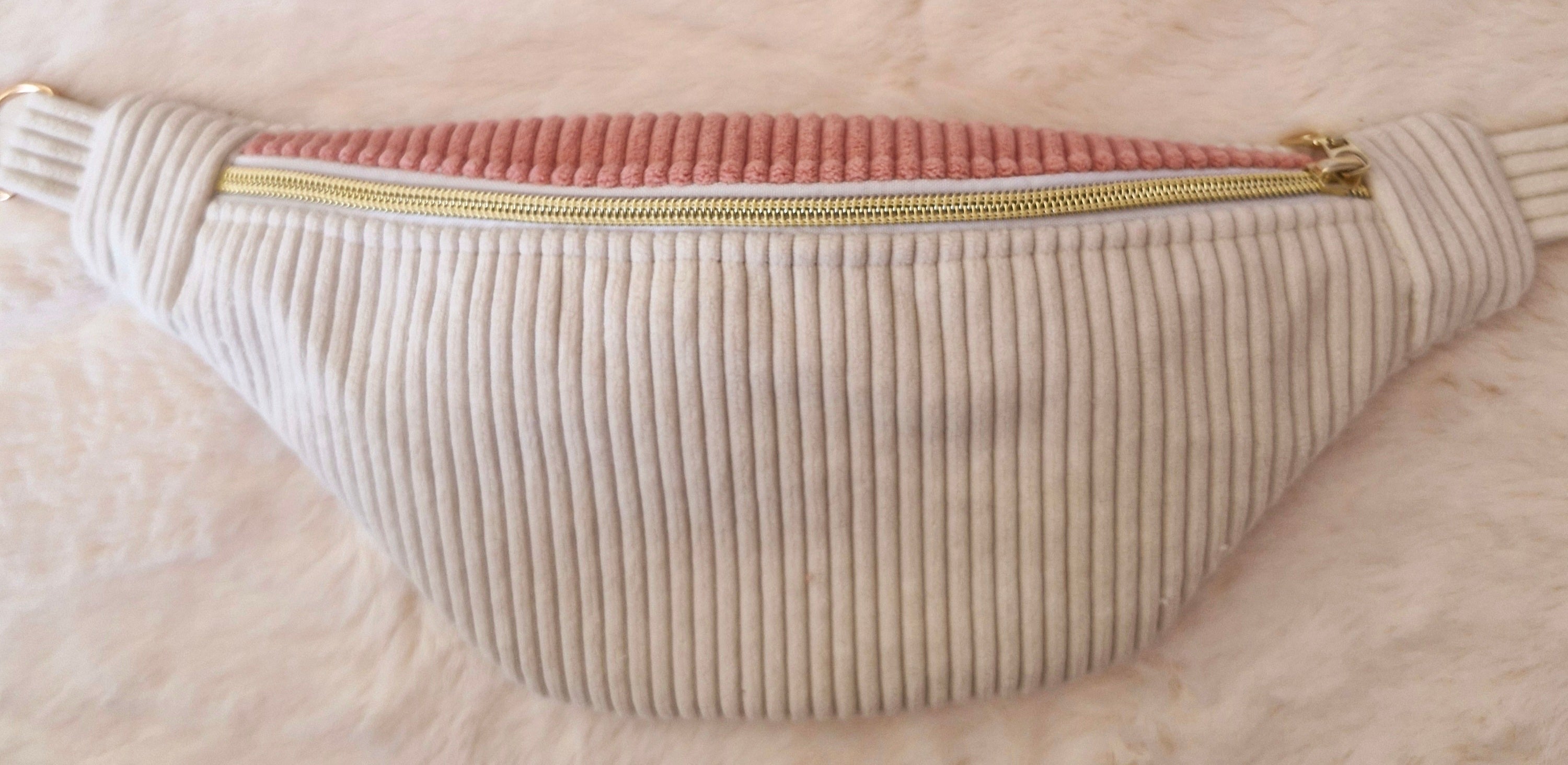 Sac banane femme en velours côtelé écru/rose intérieur coeur  "VELFY" cocoleeline