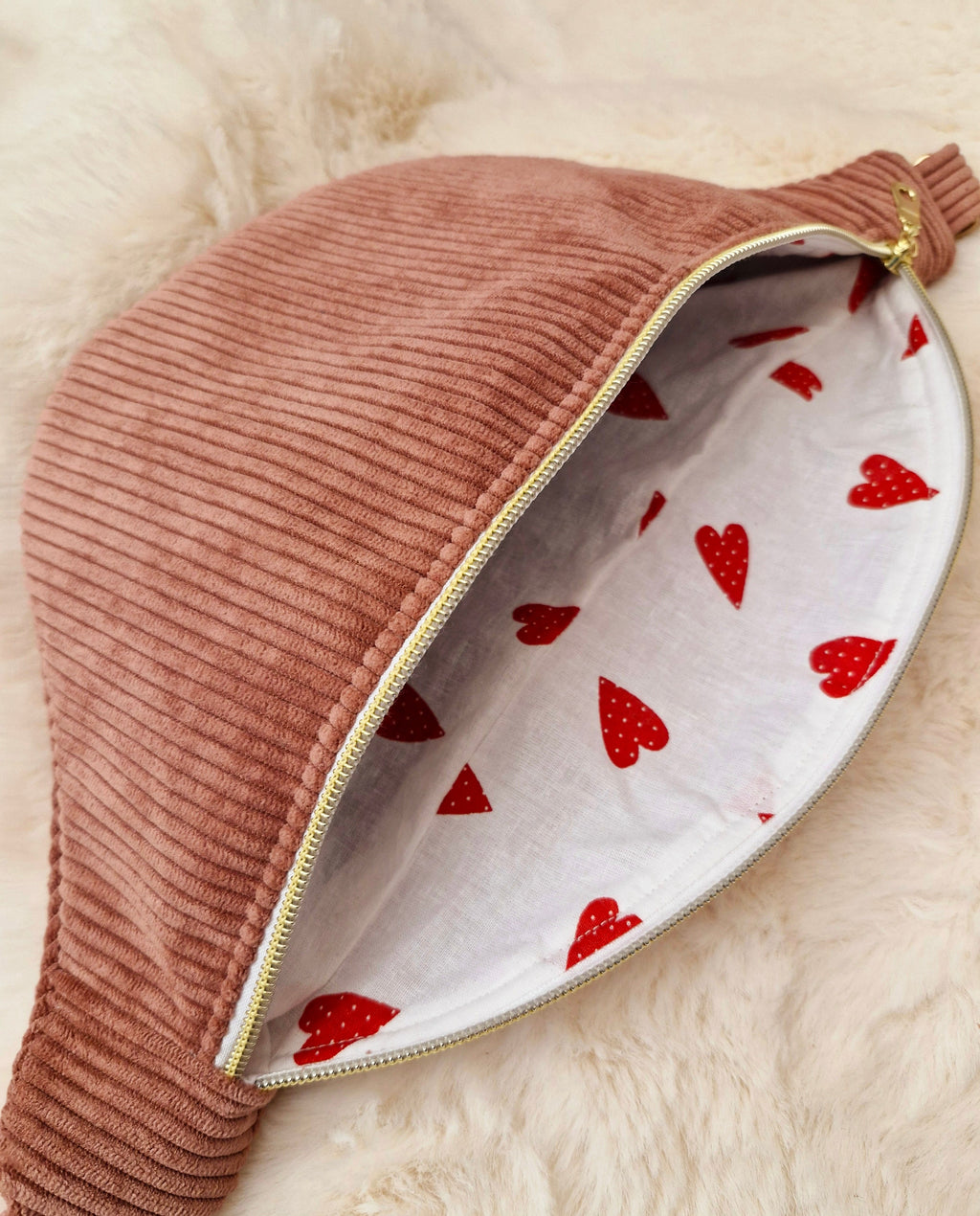 Sac Banane Écru et Rose avec Motifs Cœurs – Idée Cadeau Originale "OLIVE" cocoleeline