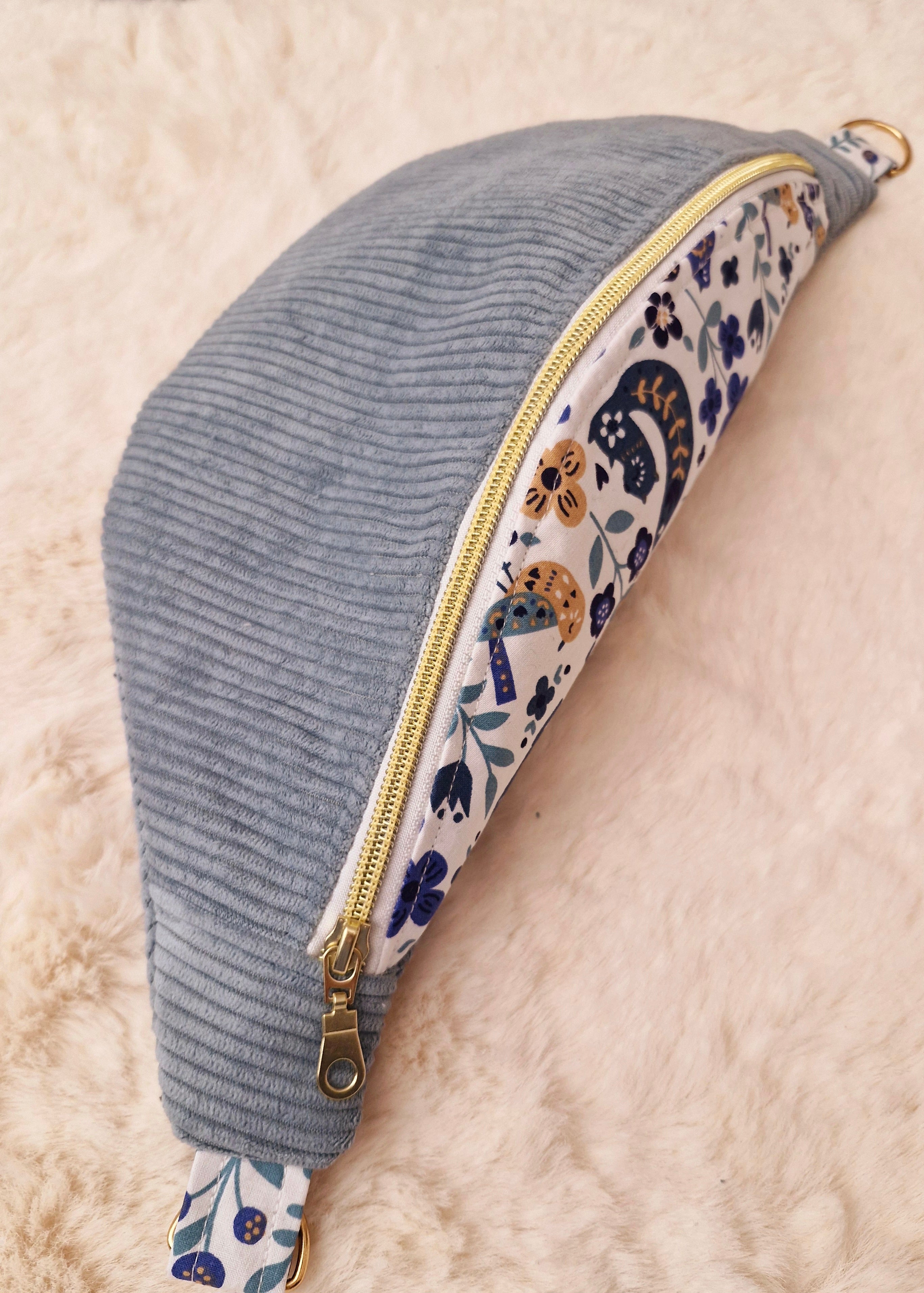 Sac banane femme en velours côtelé bleu clair ou foncé  "DREAM" cocoleeline