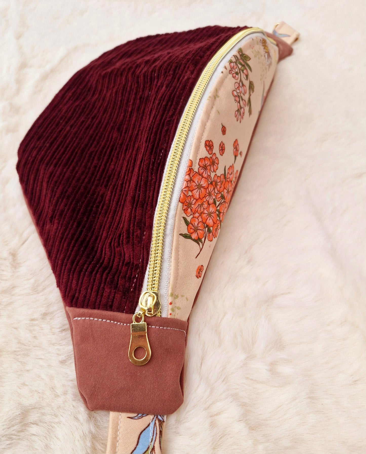 Sac Banane Unique en Tissus Recyclés – Conçu à partir de 3 Pantalons cocoleeline