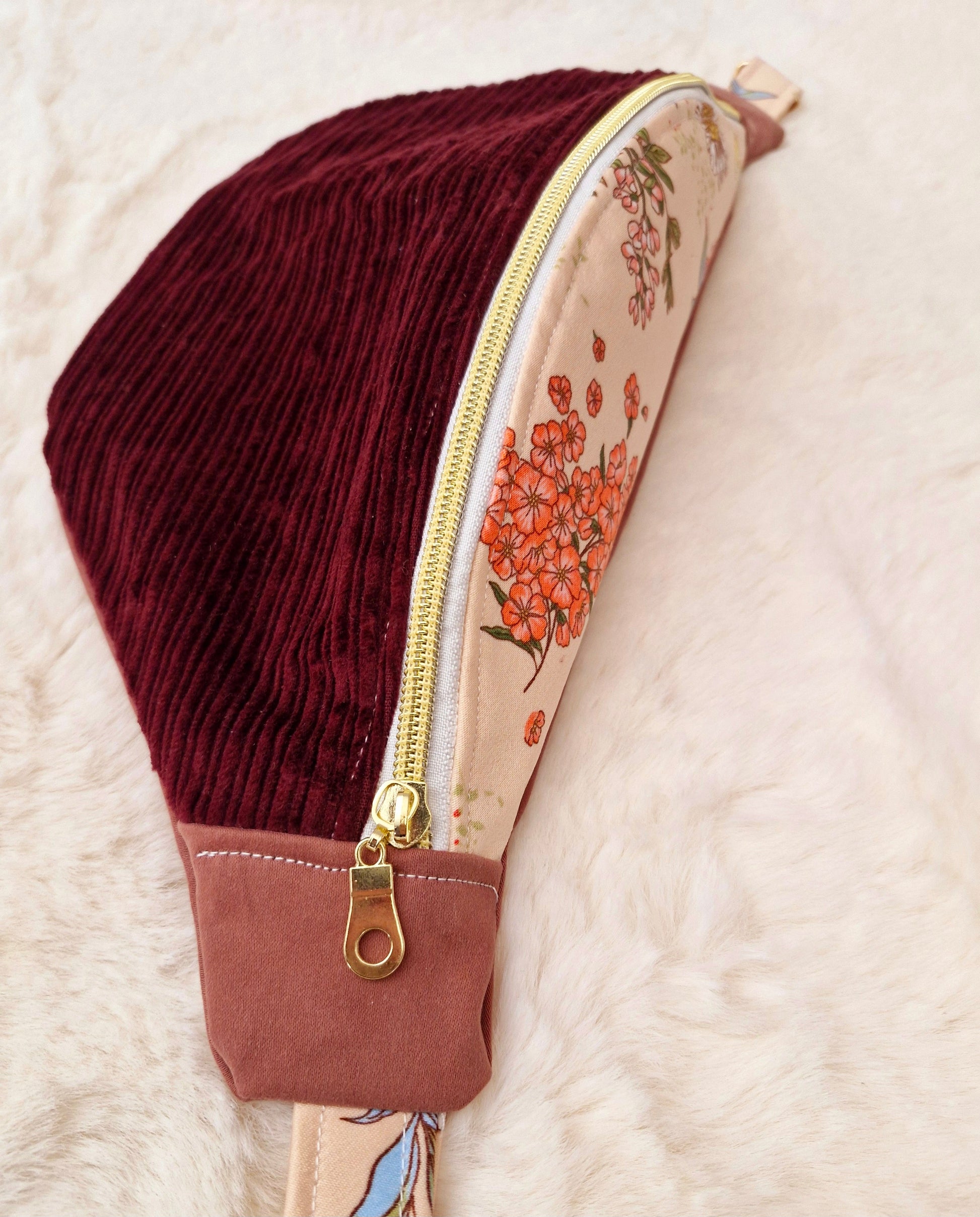 Sac Banane Unique en Tissus Recyclés – Conçu à partir de 3 Pantalons cocoleeline