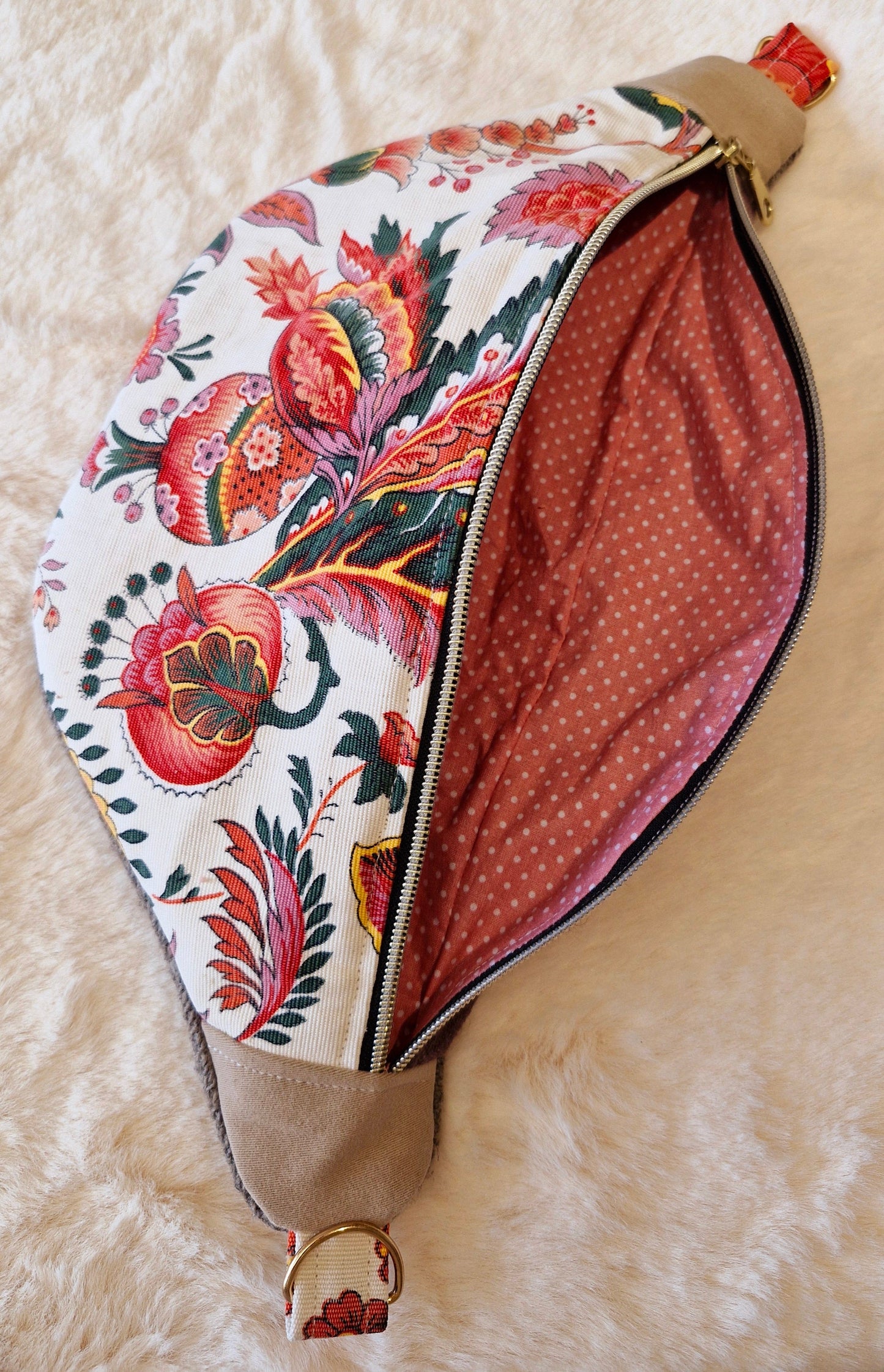 Sac Banane Éco-Responsable : Upcyclé à partir d’un Rideau et d’un Pull – Pièce Unique cocoleeline