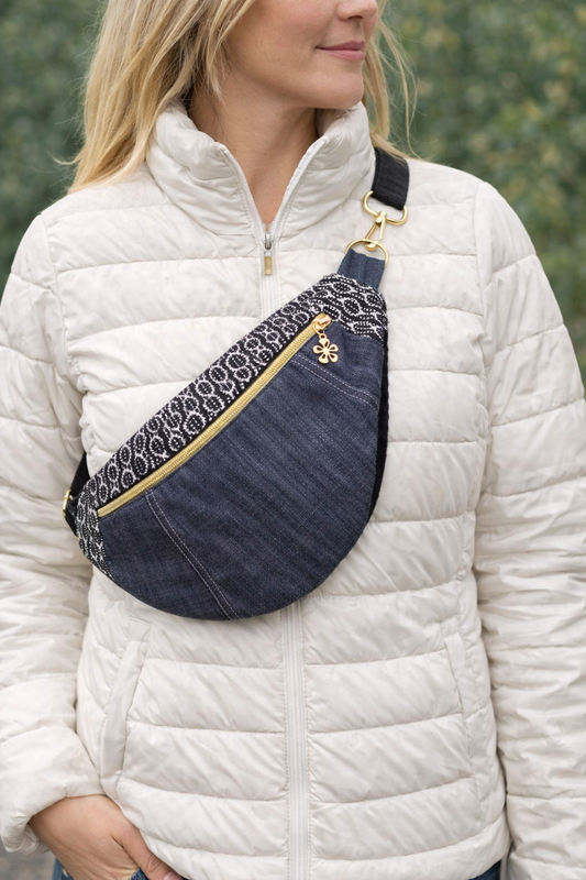 Sac banane bandoulière en tissu recyclé – Pièce unique cocoleeline