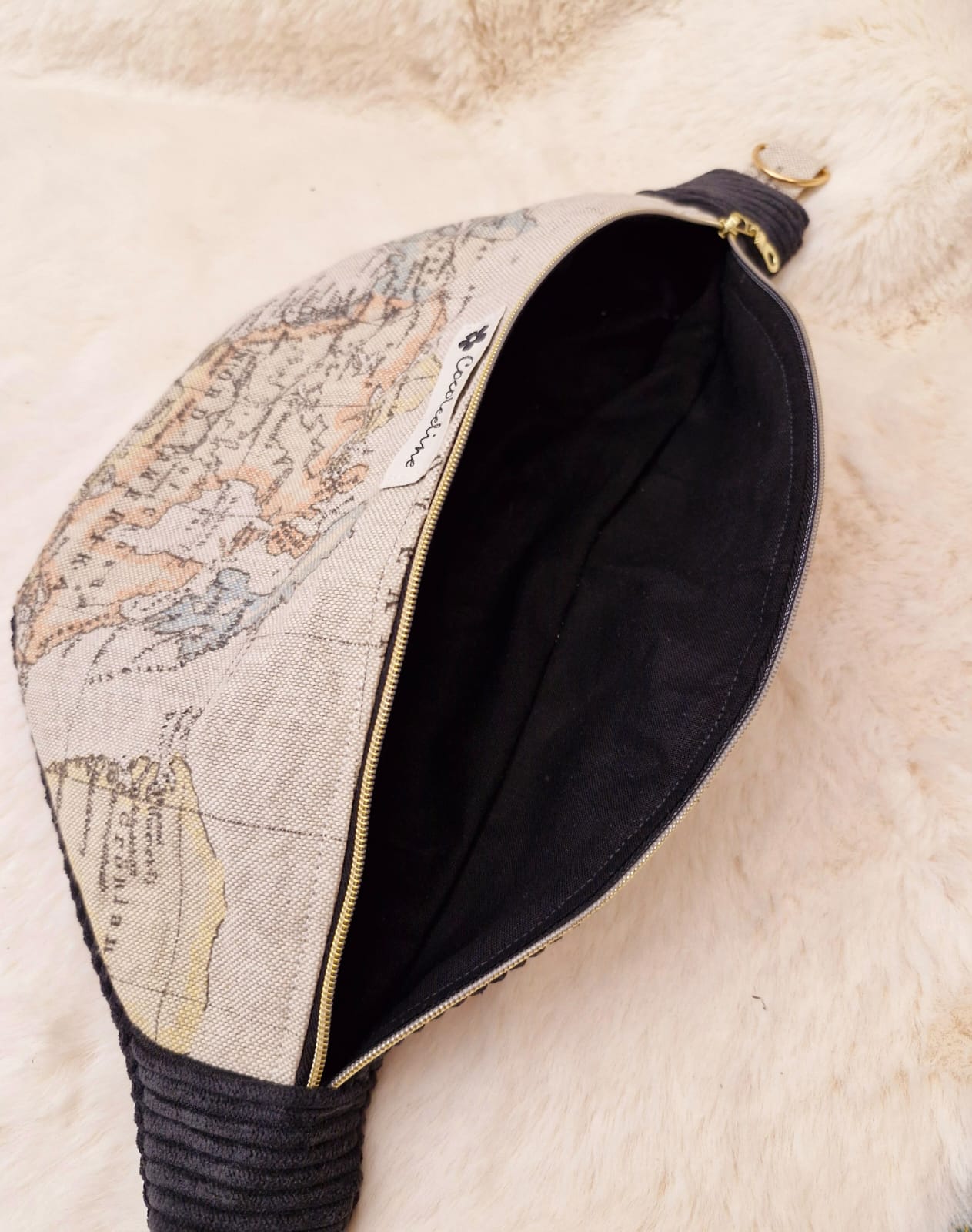 Sac Banane pour femme « Globe-Trotteur » en Velours Noir et  motif Carte du Monde cocoleeline
