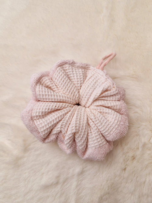 Fleur de Douche Rose 2-en-1 – Douceur et Exfoliation pour une Peau Sublime cocoleeline