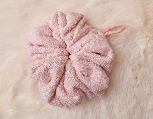 Une Fleur de Douche en Éponge de Bambou – Douceur Naturelle et Confort pour votre Peau cocoleeline