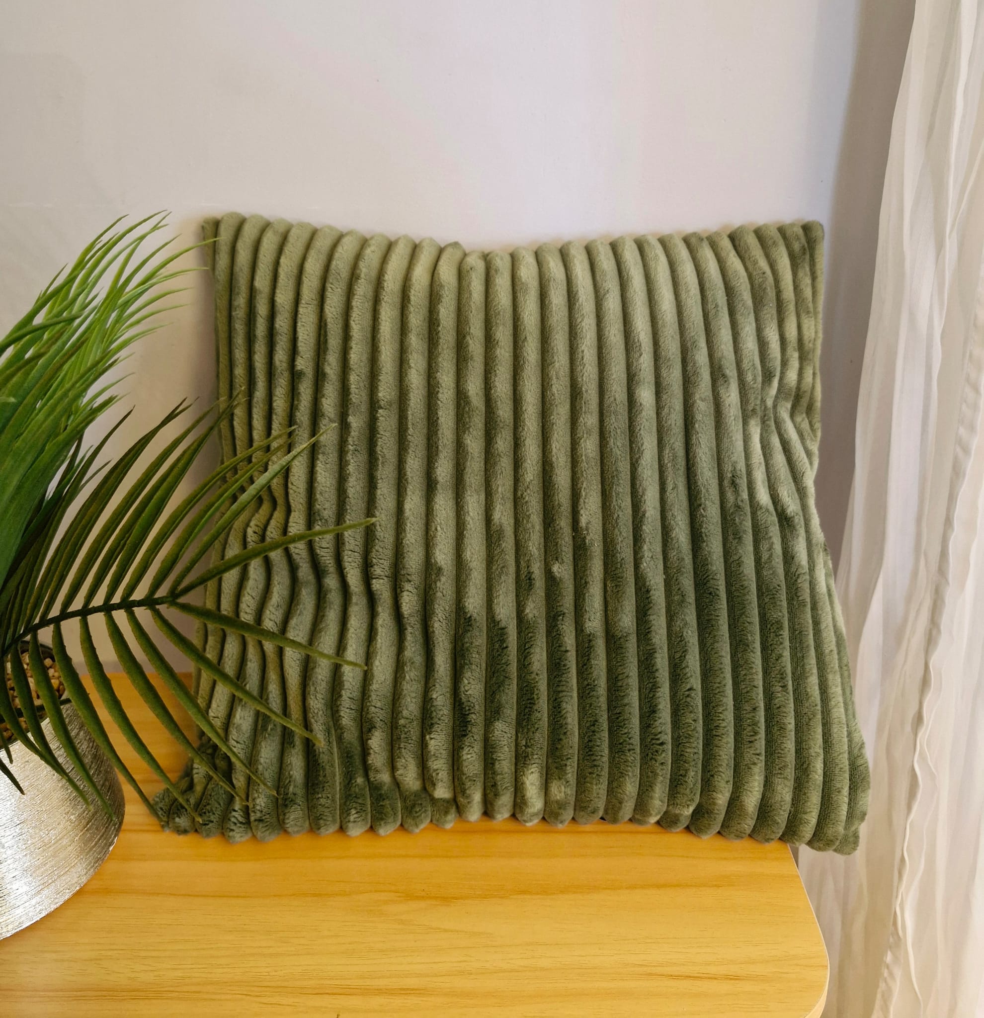 Housse de Coussin en Velours côtelé Vert – Douceur et Élégance cocoleeline