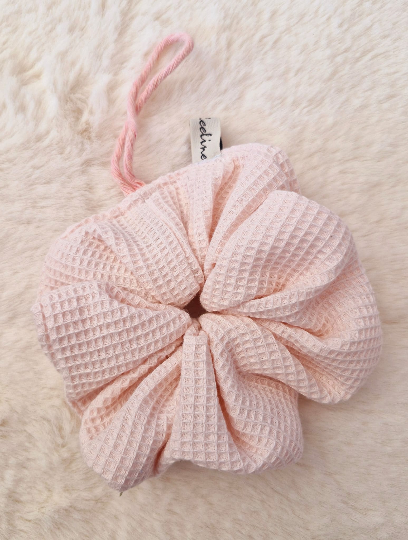 Fleur de Douche Rose en Coton Nid d’Abeille – Douceur et Écologie cocoleeline