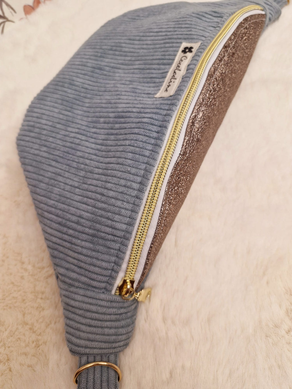 Sac Banane Bleu en Velours Côtelé avec Rabat Simili Cuir Doré –Fabrication 100% Française | Style et Élégance "VELOURWAVE" cocoleeline