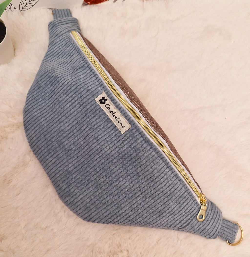 Sac Banane Bleu en Velours Côtelé avec Rabat Simili Cuir Doré –Fabrication 100% Française | Style et Élégance "VELOURWAVE" cocoleeline