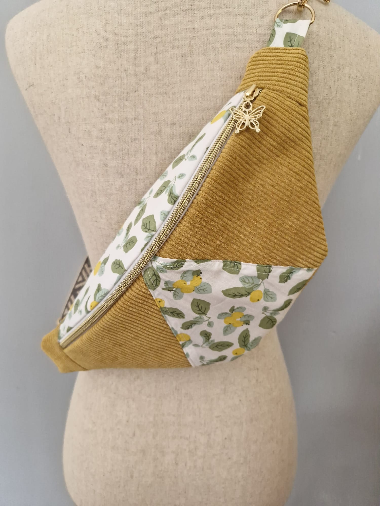 Sac banane citron & velours côtelé jaune – fait main en France , idée cadeau original cocoleeline