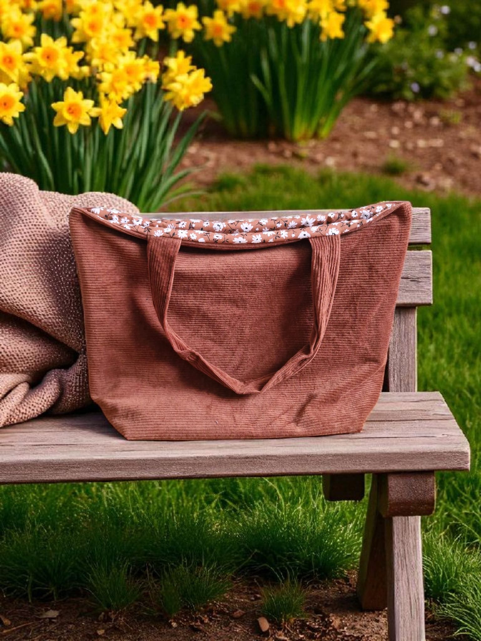 Sac cabas en velours côtelé marron – grand tote bag – sac fait main idéal plage, courses, sport, vacances – Made in France cocoleeline