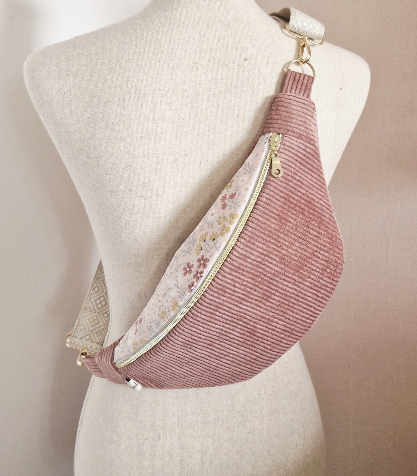 Sac banane femme en velours côtelé rose ,  motif fleur intérieur petit coeur "VELZEE" Ma boutique