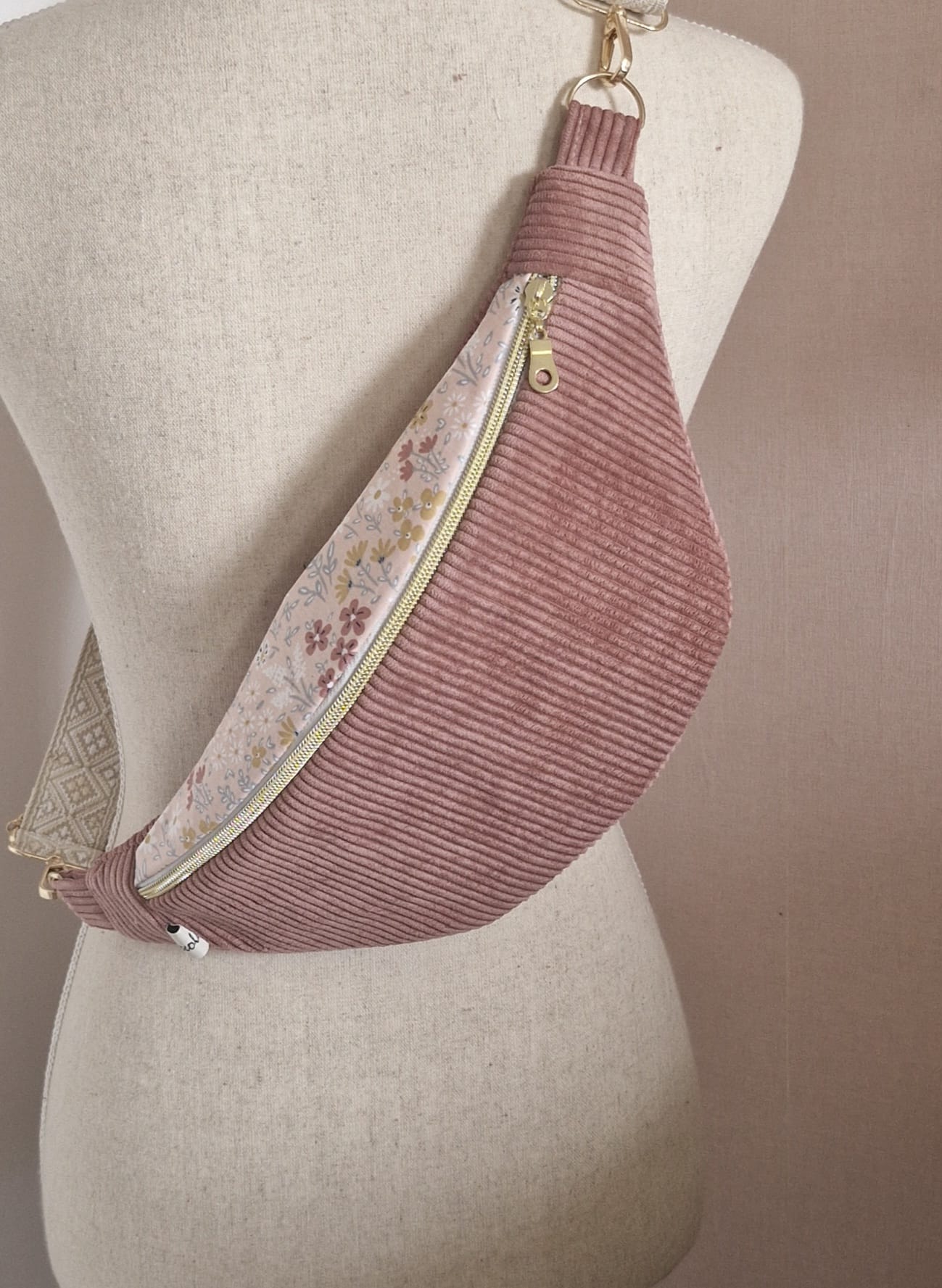 Sac banane femme en velours côtelé rose ,  motif fleur intérieur petit coeur "VELZEE" Ma boutique