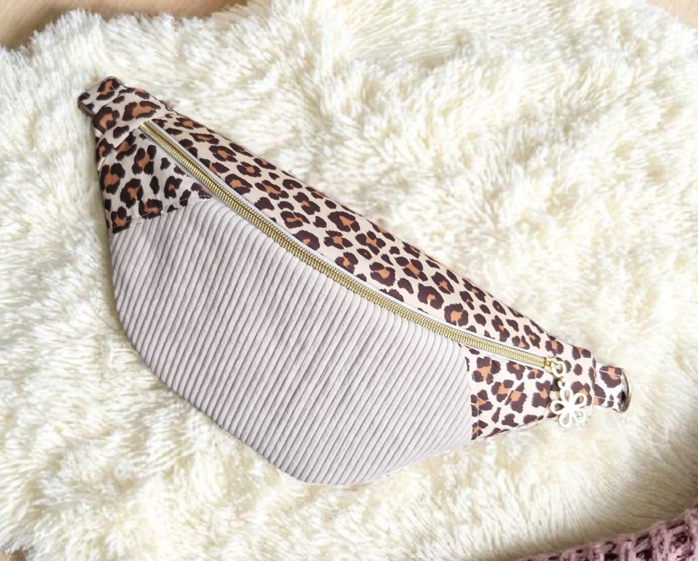 Sac banane femme velours côtelé écru motif léopard – pochette ceinture  – sac ceinture femme fait main, idée cadeau cocoleeline