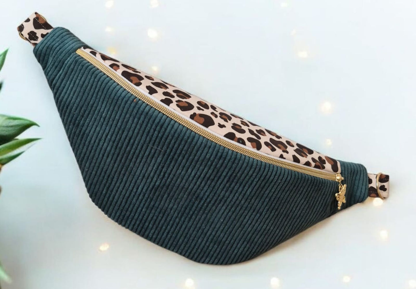 Sac banane pour femme en velours côtelé  –  léopard , idée cadeau , fait main en France cocoleeline