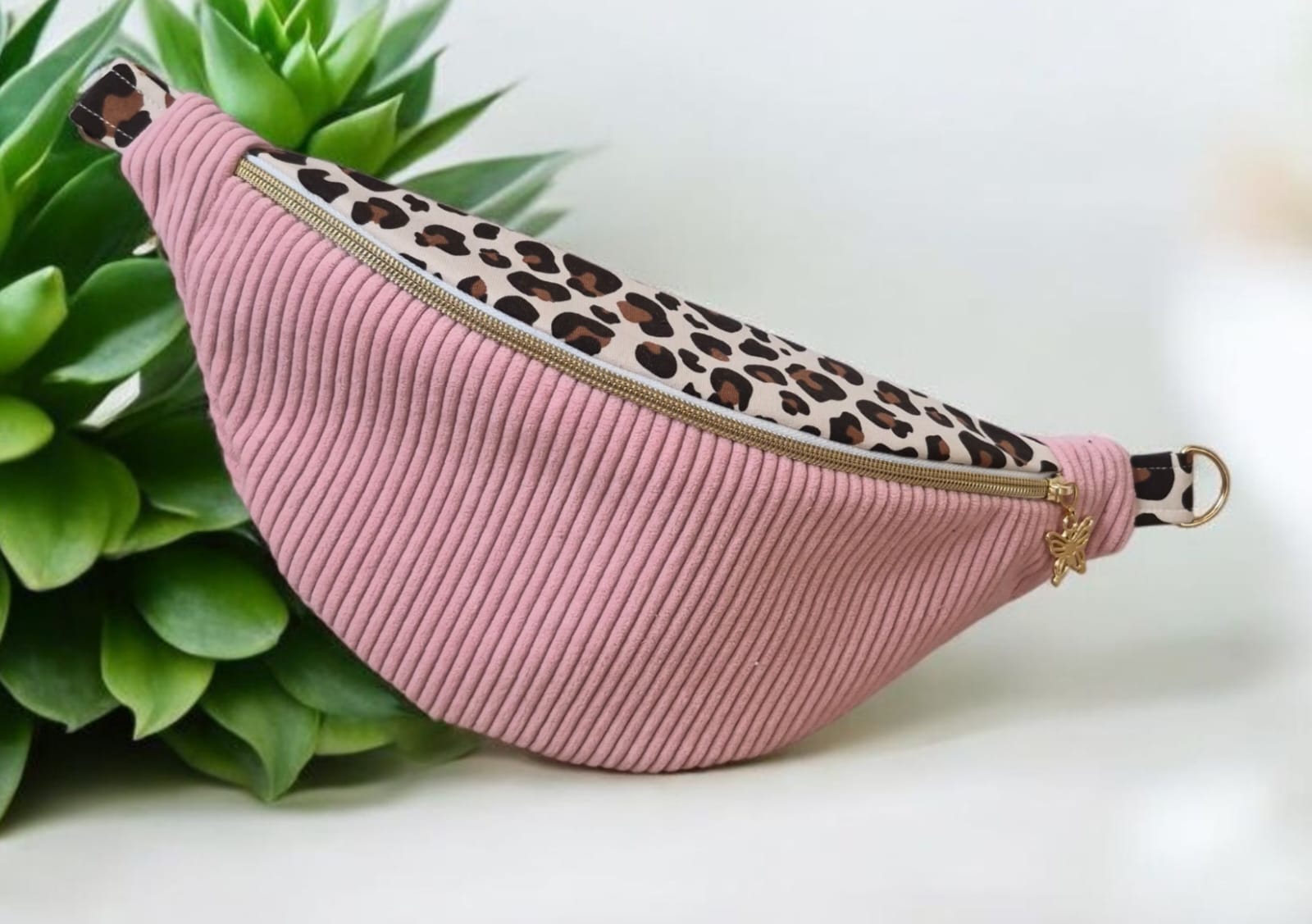 Sac banane pour femme en velours côtelé  –  léopard , idée cadeau , fait main en France cocoleeline