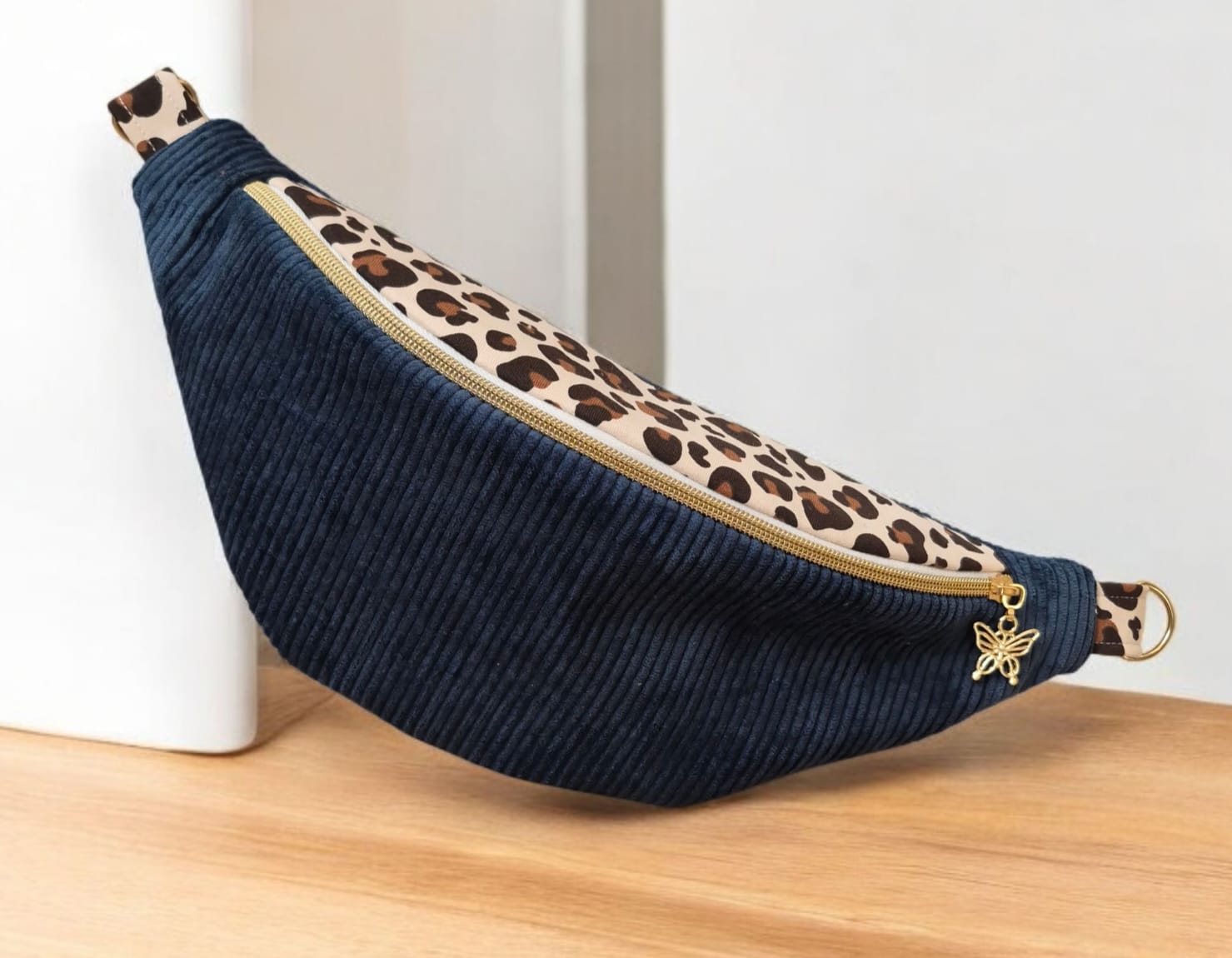 Sac banane pour femme en velours côtelé  –  léopard , idée cadeau , fait main en France cocoleeline