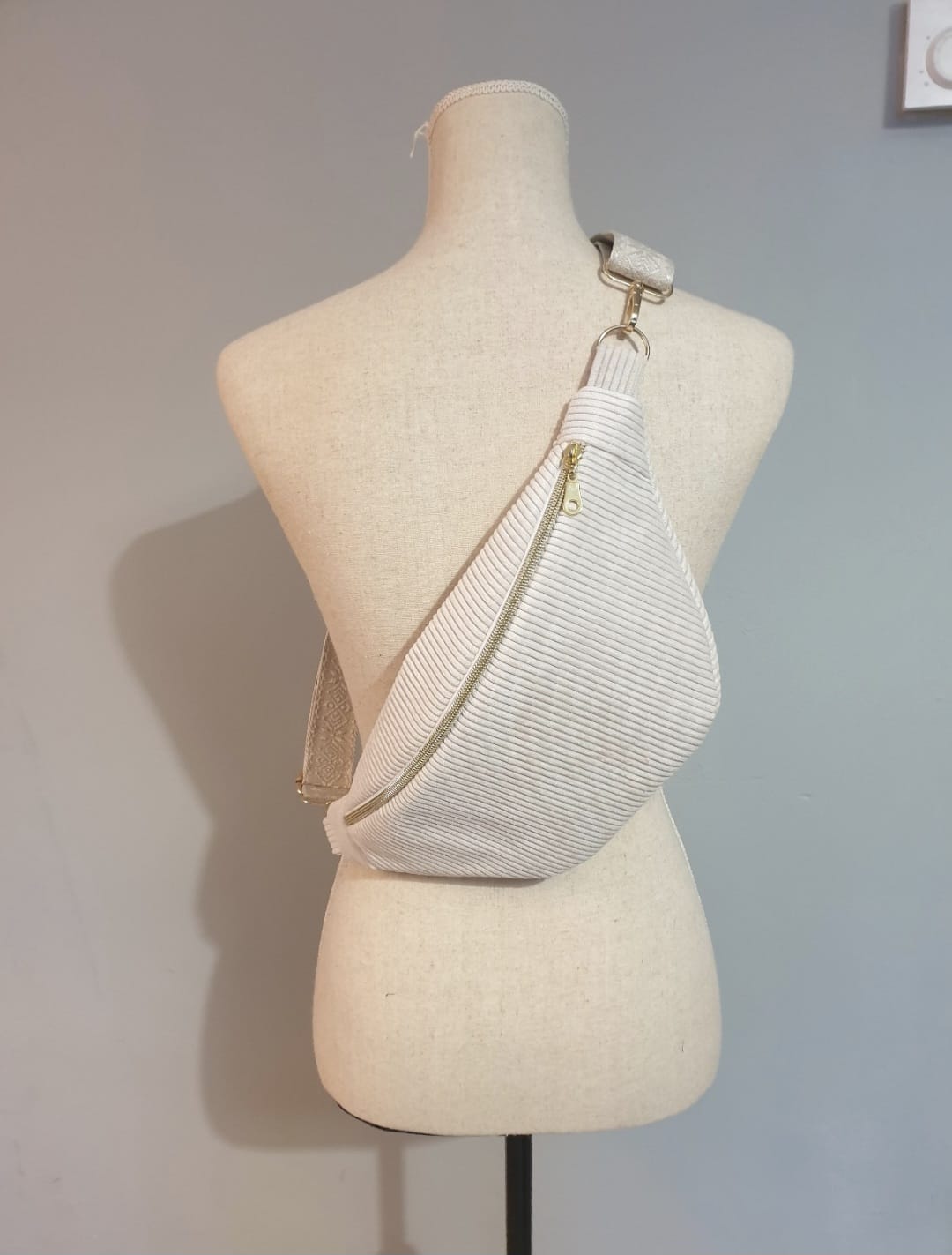 Sac banane femme en velours côtelé blanc écru  et intérieur petits cœurs  "BLANCHE" Ma boutique