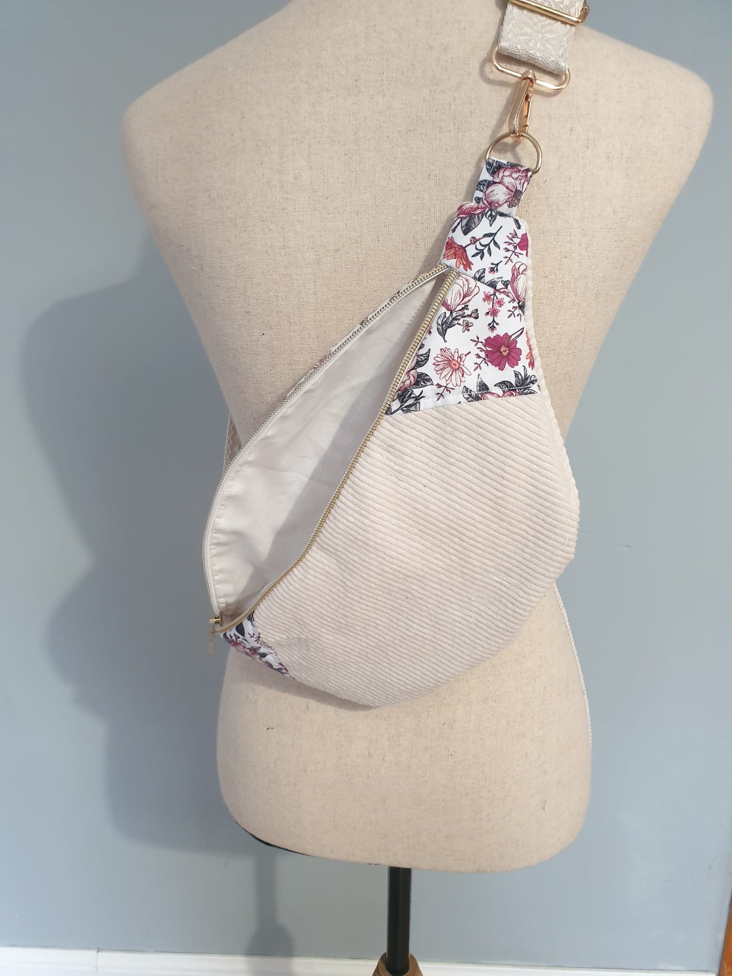 Sac banane pour femme en velours côtelé écru et fleuri cocoleeline