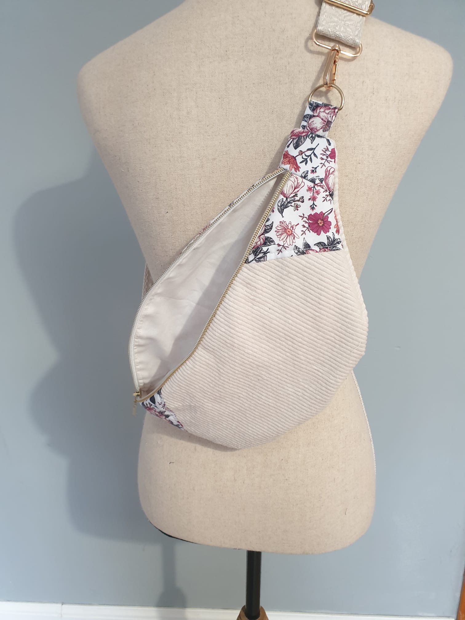 Sac banane pour femme en velours côtelé écru et fleuri cocoleeline