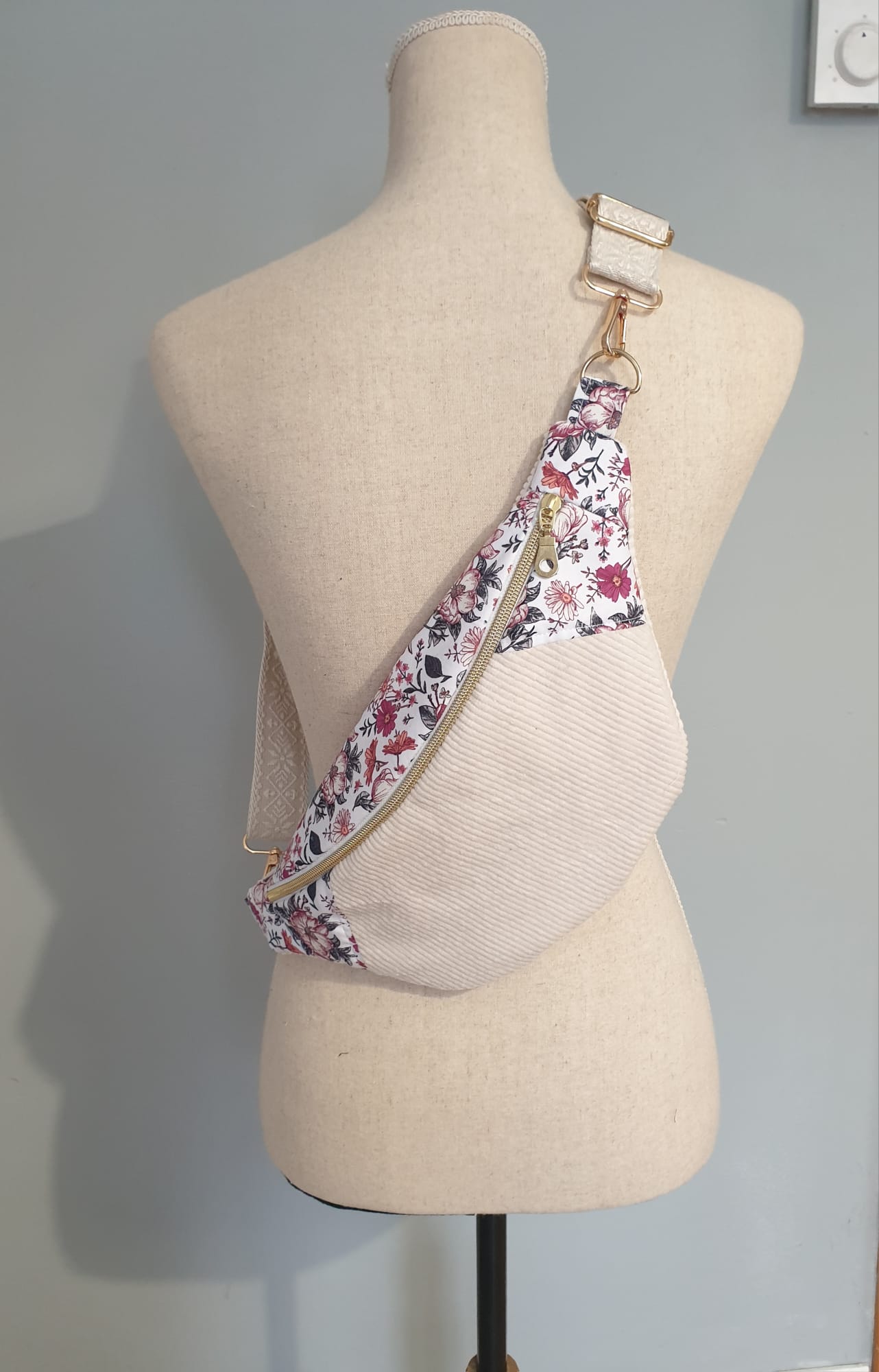 Sac banane pour femme en velours côtelé écru et fleuri cocoleeline