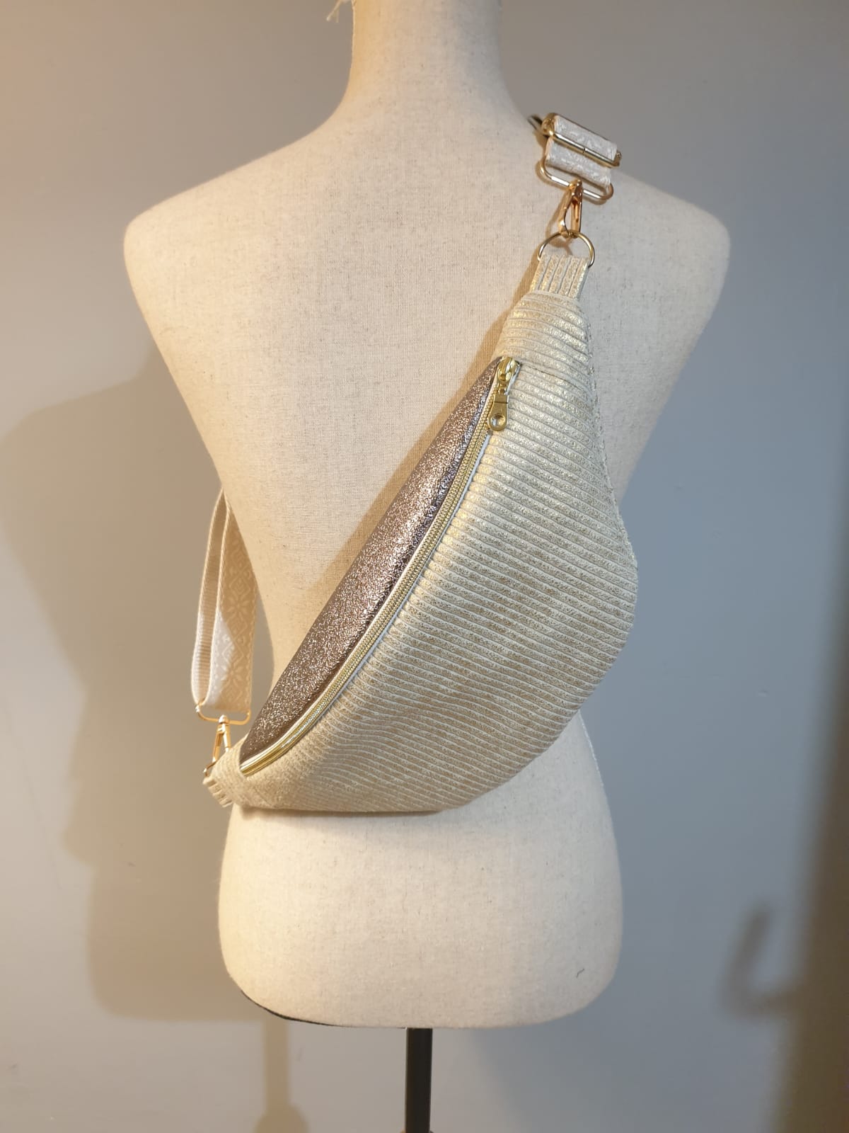 Sac banane velours côtelé écru / doré et similicuir cocoleeline