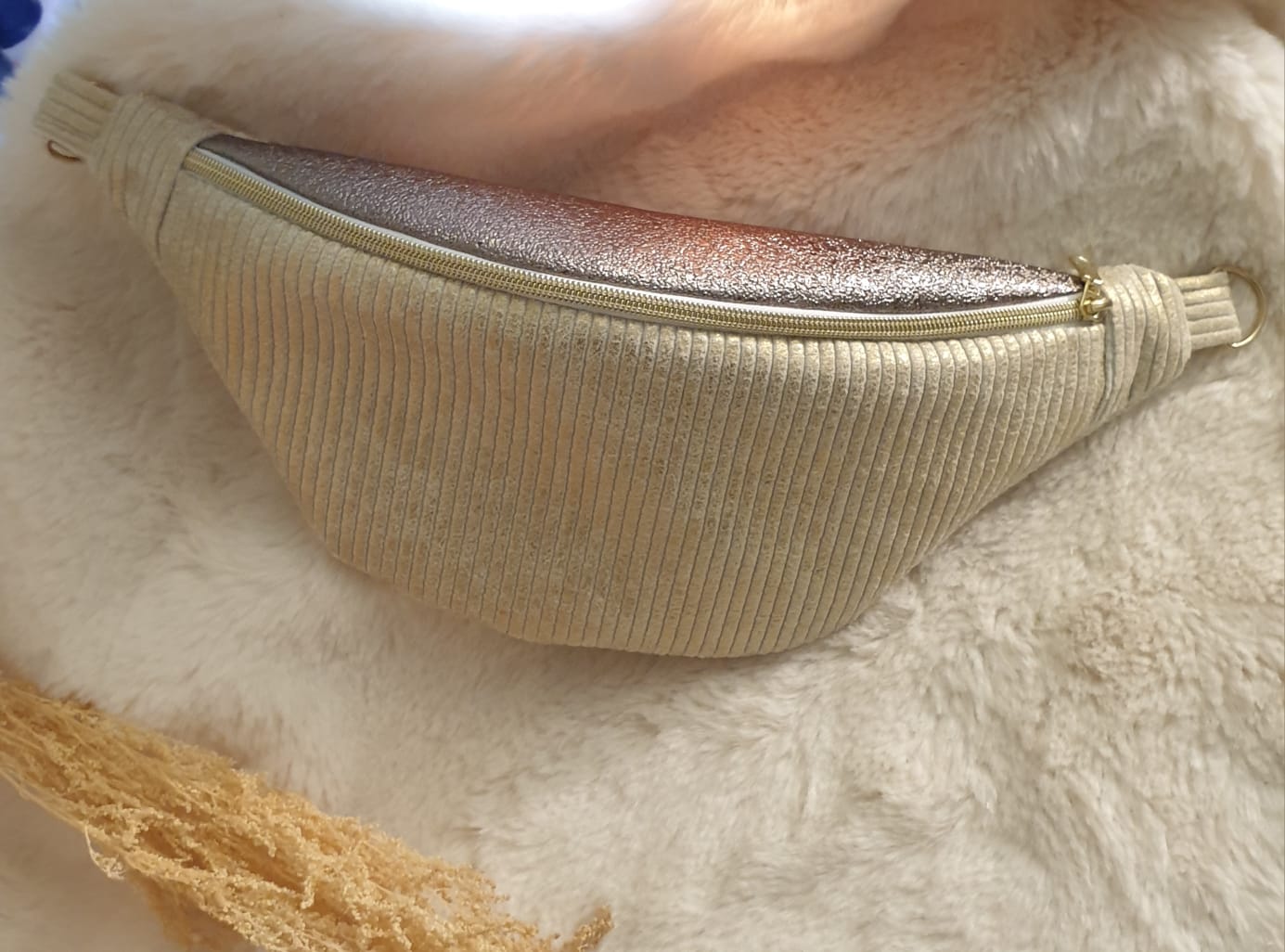 Sac banane velours côtelé écru / doré et similicuir cocoleeline