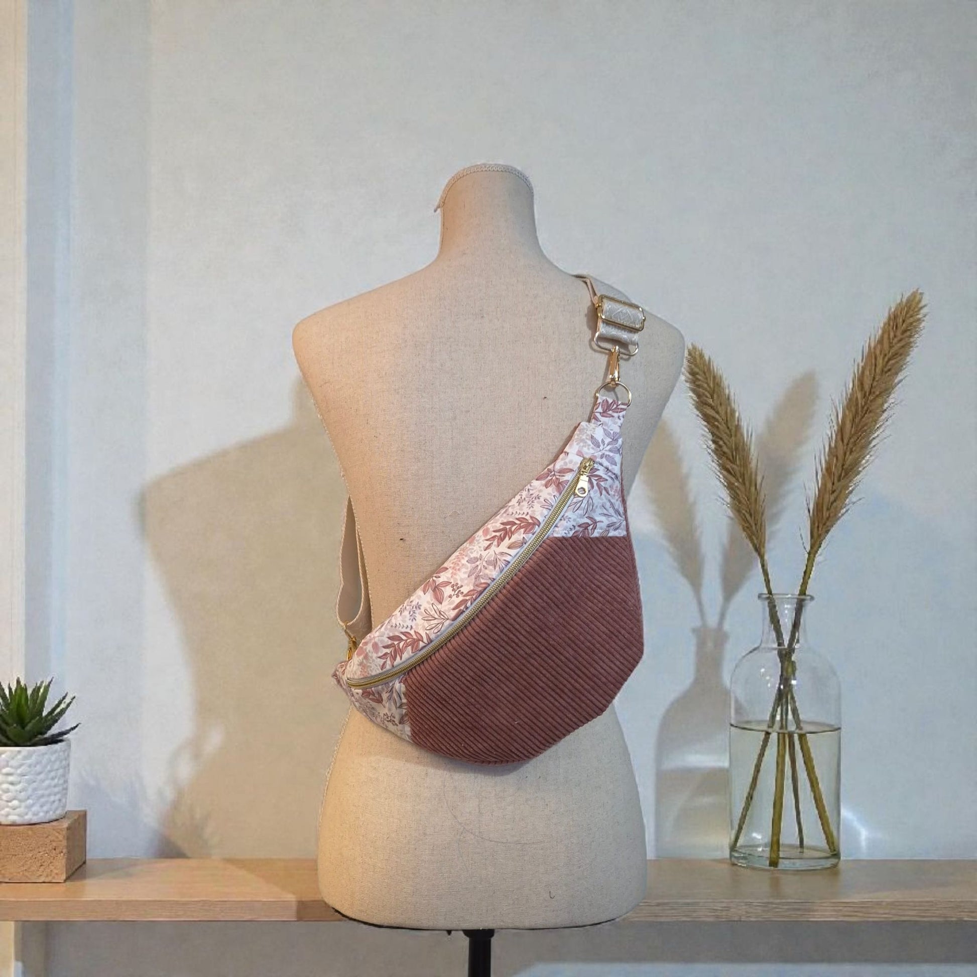 Sac banane pour femme velours côtelé vieux rose fleuri cocoleeline