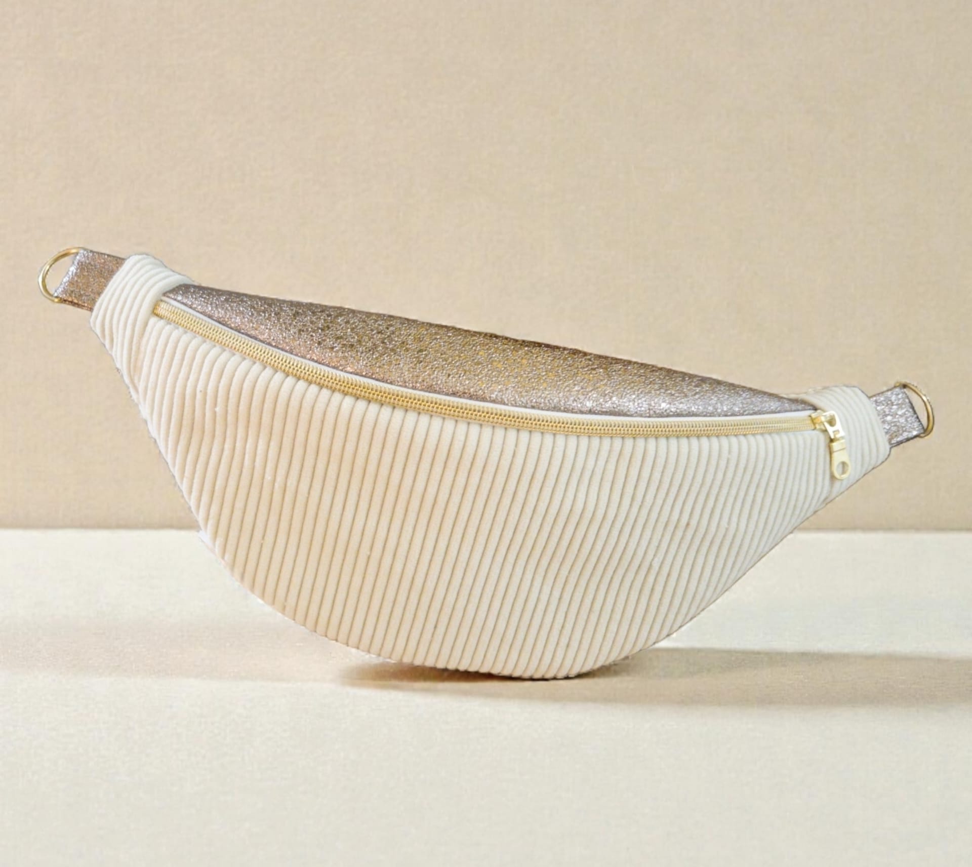 Sac Banane pour femme ou enfant – Velours côtelé écru & touche simili doré cocoleeline