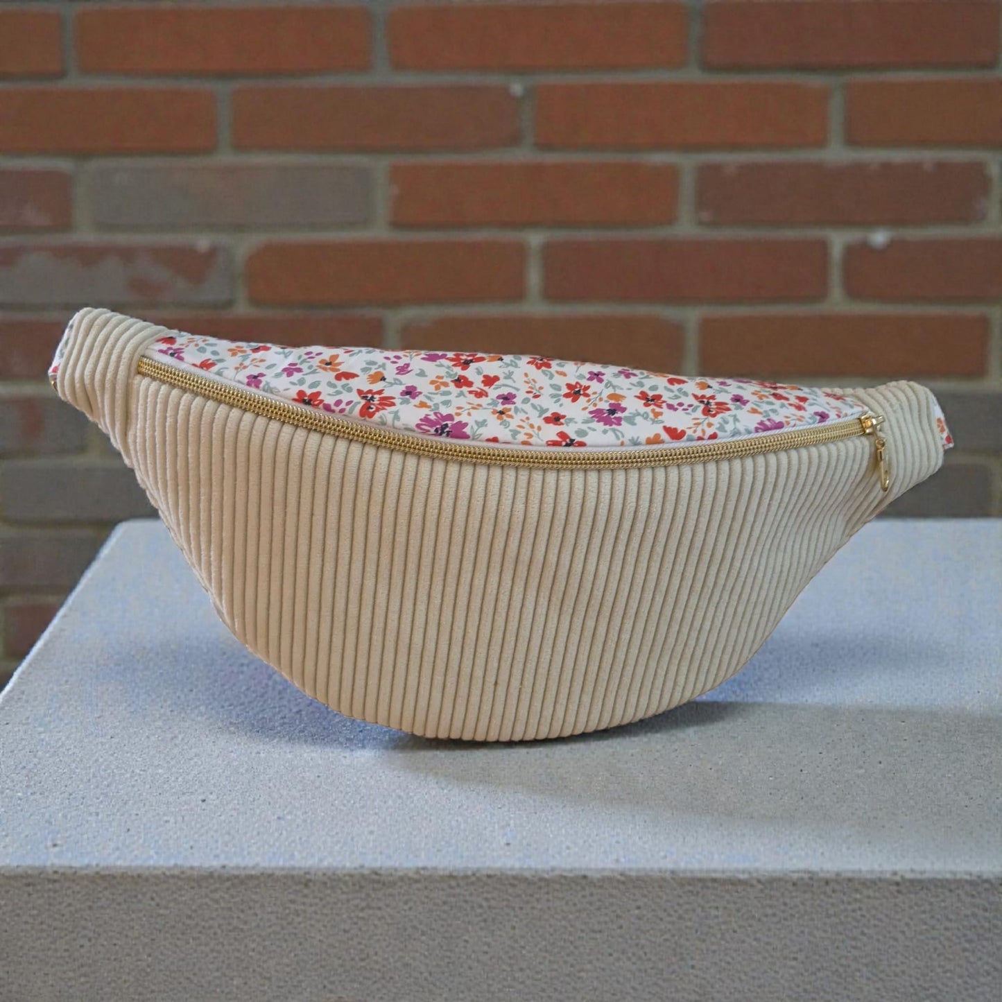 Sac Banane pour femme ou enfant  – Velours côtelé écru & touche fleuri cocoleeline