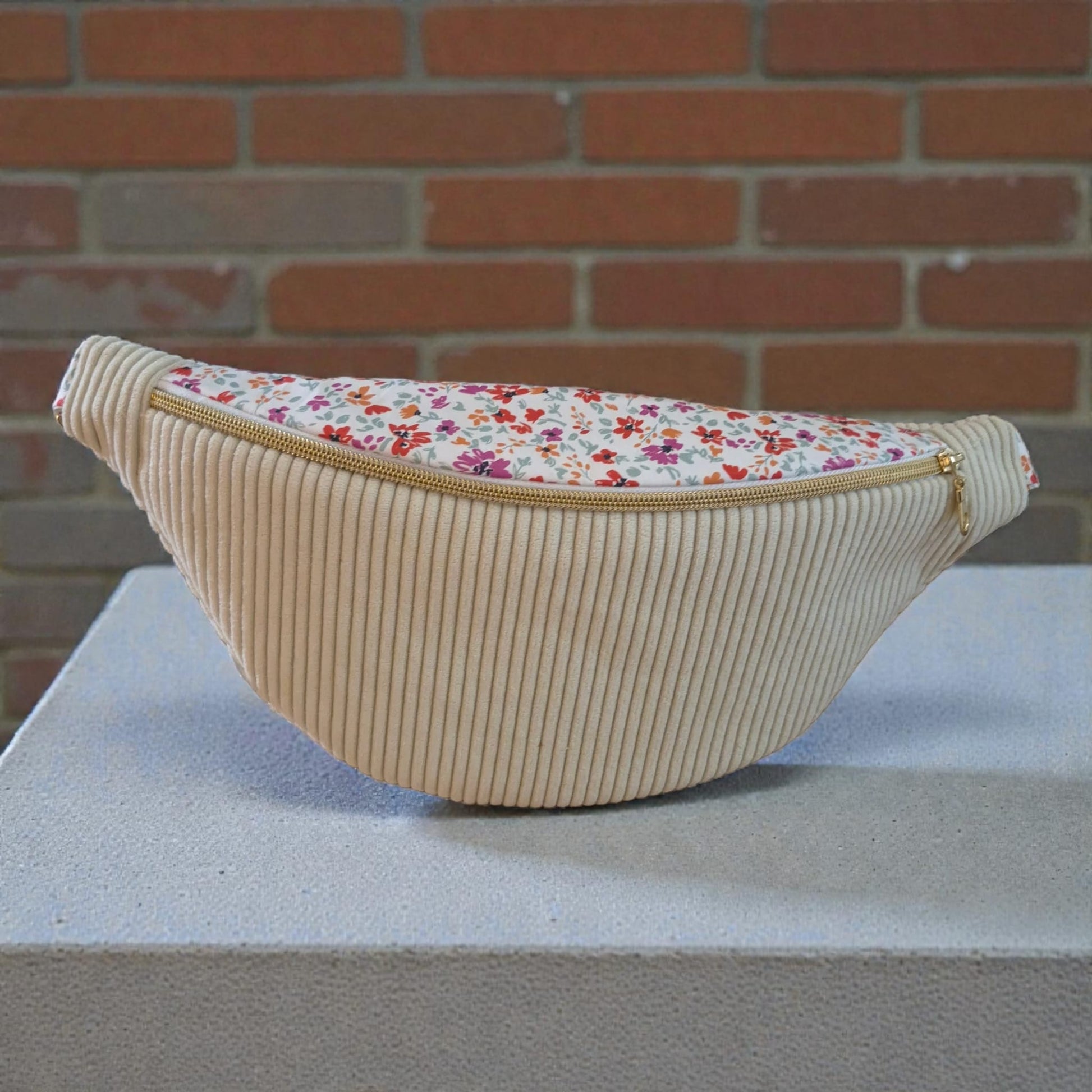 Sac Banane pour femme ou enfant  – Velours côtelé écru & touche fleuri cocoleeline