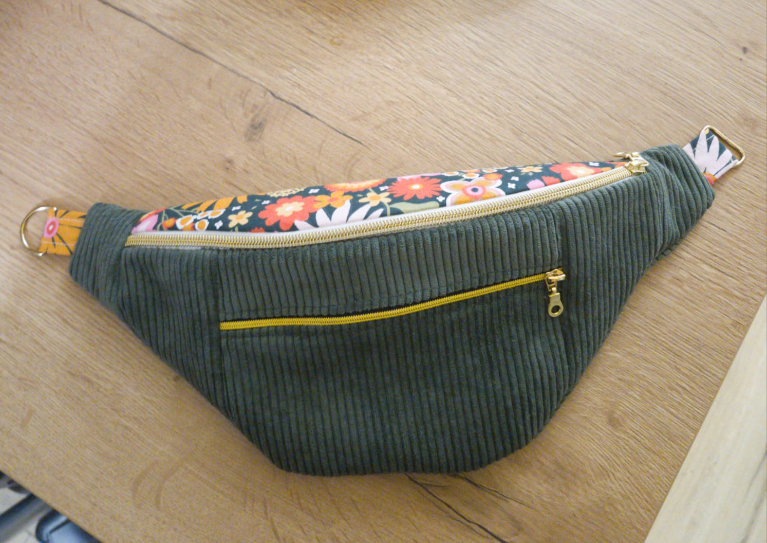 Sac banane vert kaki motif fleuri,Poches avant et arrière cocoleeline