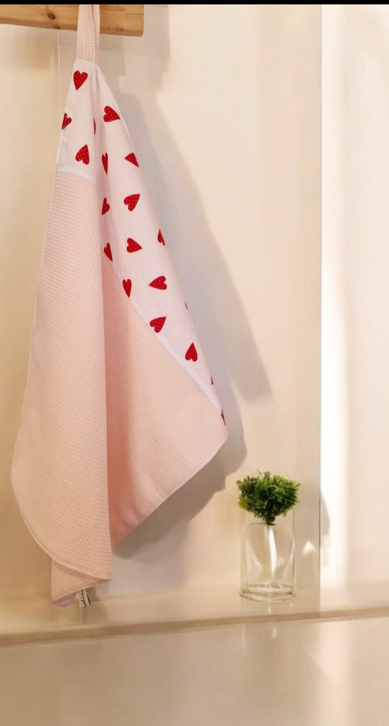 Torchon en nid d'abeille rose à motif cœur – Douceur et efficacité cocoleeline