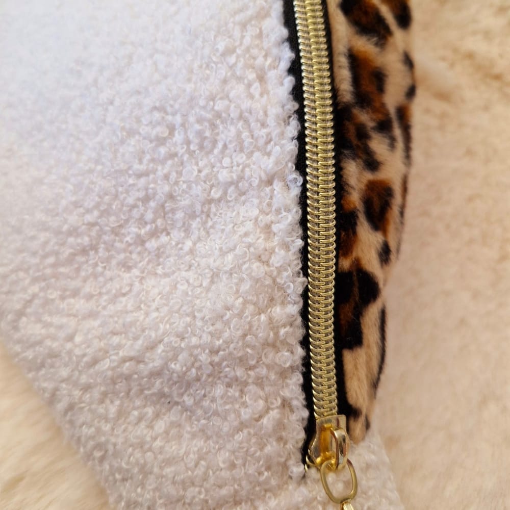 Sac banane femme en moumoute écru    et léopard   "CORDUROY" cocoleeline