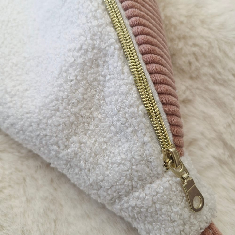 Sac Banane en Velours Côtelé et Moumoute – Tendance et Douceur "SIERRA" cocoleeline