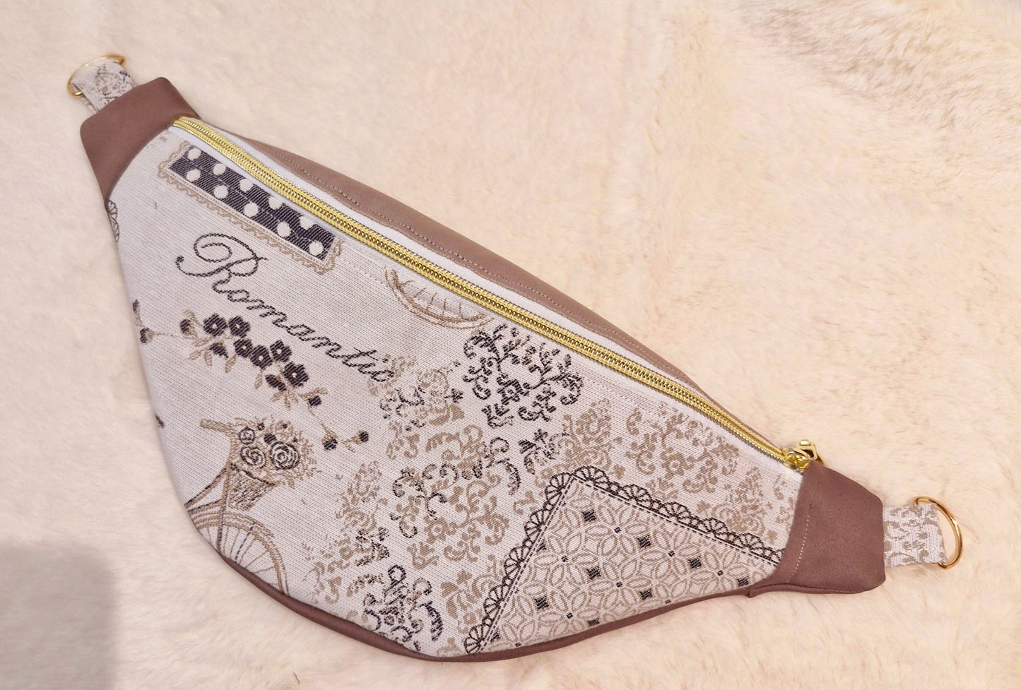 Sac banane recyclé unique – Fabrication artisanale
