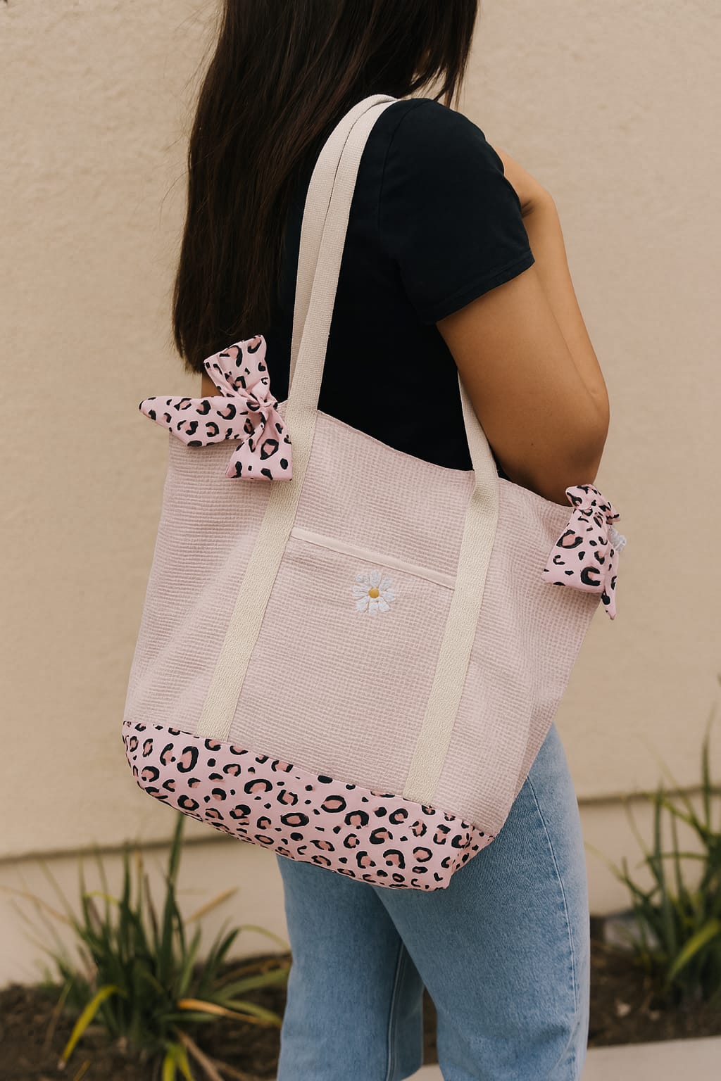 Sac cabas femme en tissu nid d’abeille rose, imprimé léopard  – grand tote bag – sac shopping original fait main cocoleeline
