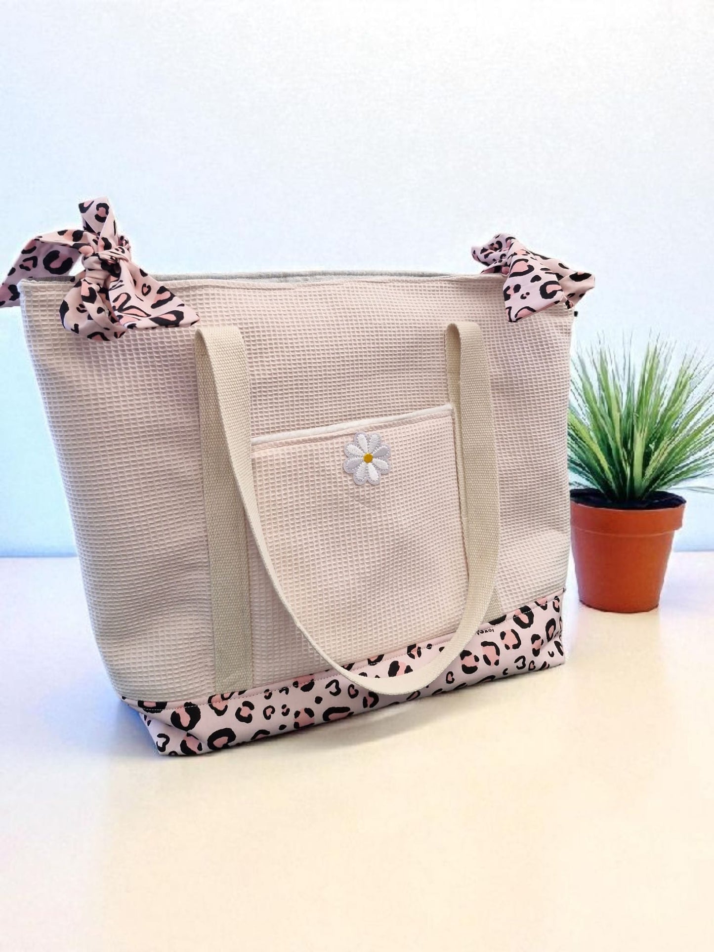 Sac cabas femme en tissu nid d’abeille rose, imprimé léopard  – grand tote bag – sac shopping original fait main cocoleeline