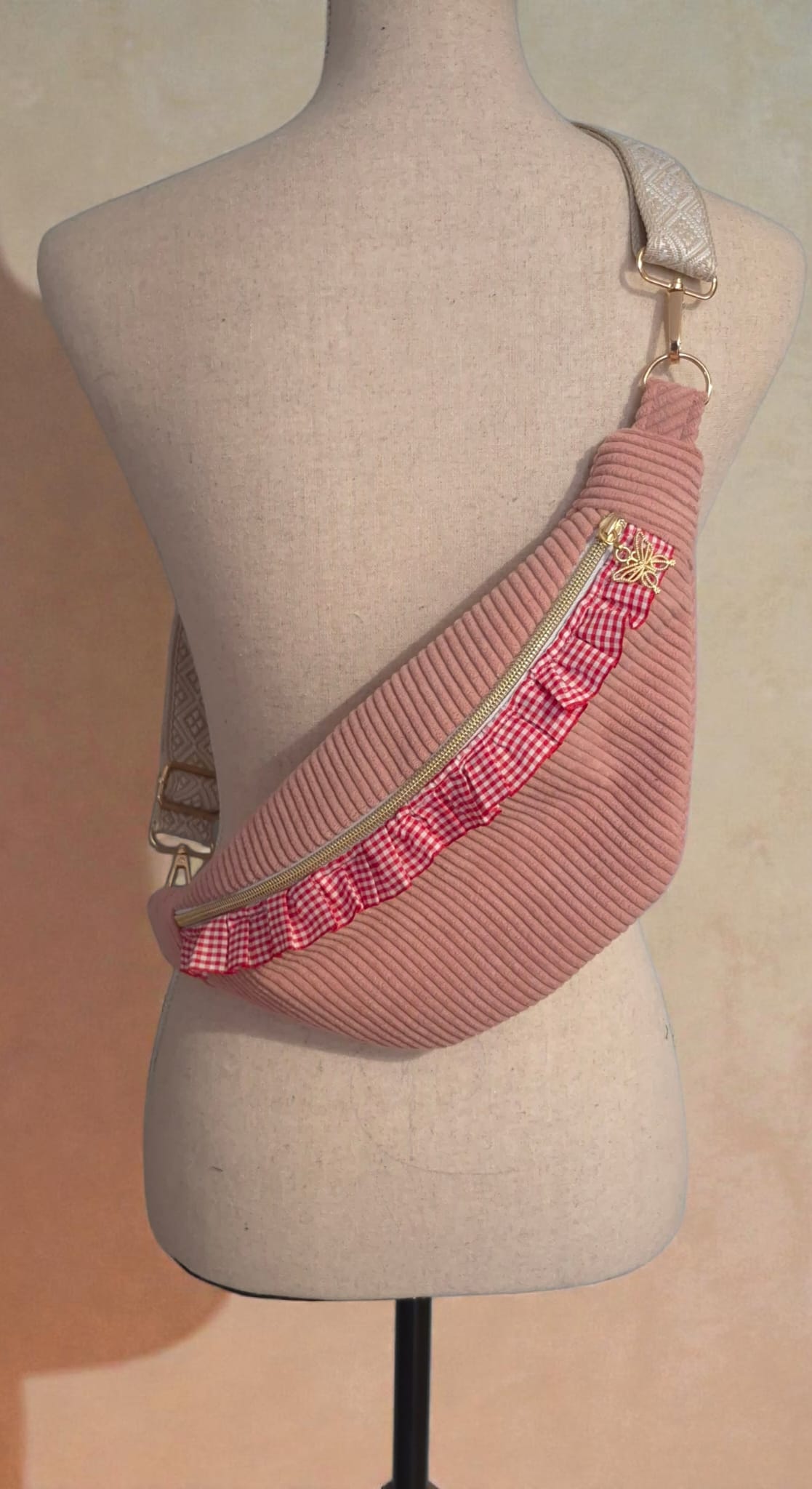 Sac banane en velours côtelé rose clair