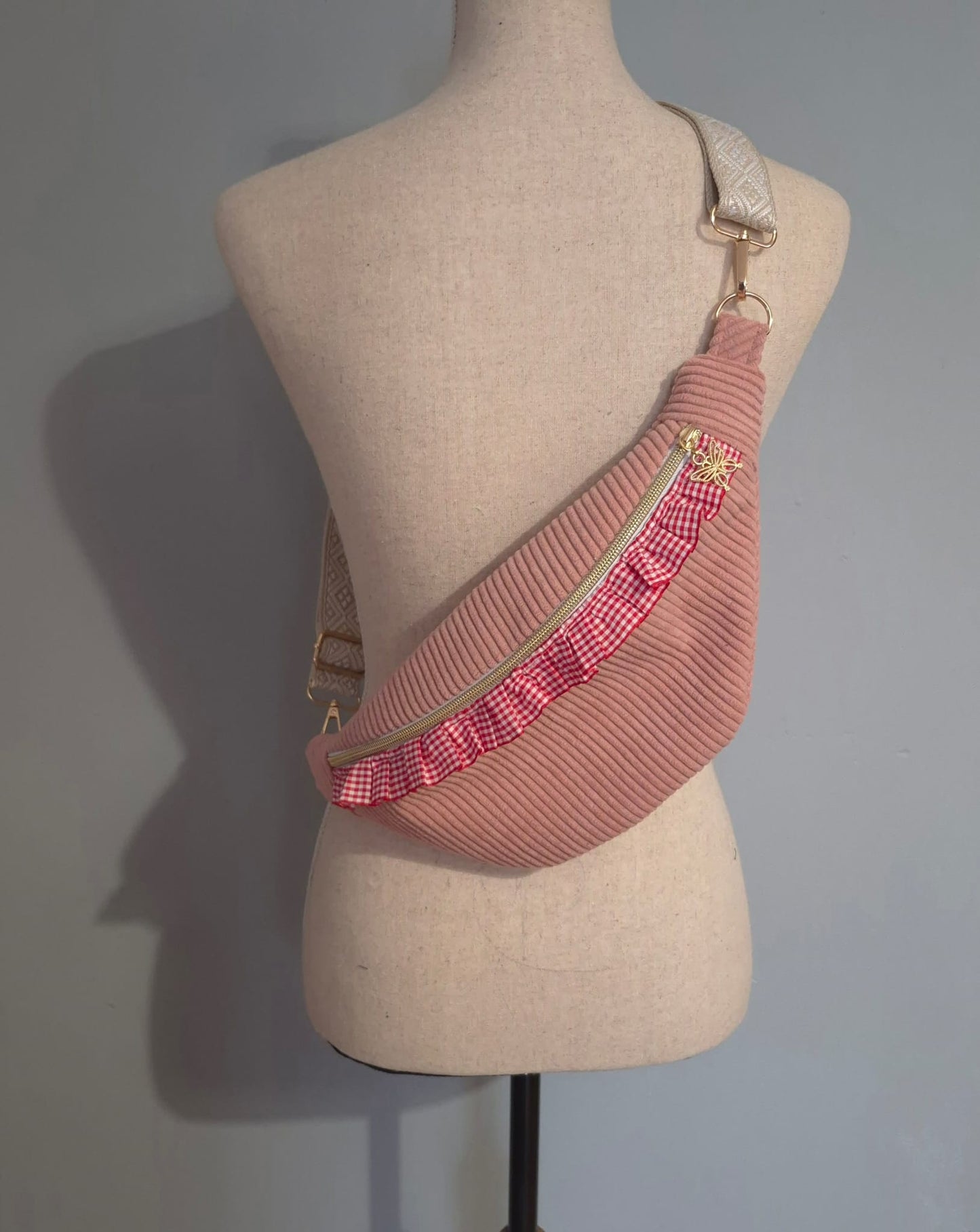 Sac banane en velours côtelé rose clair