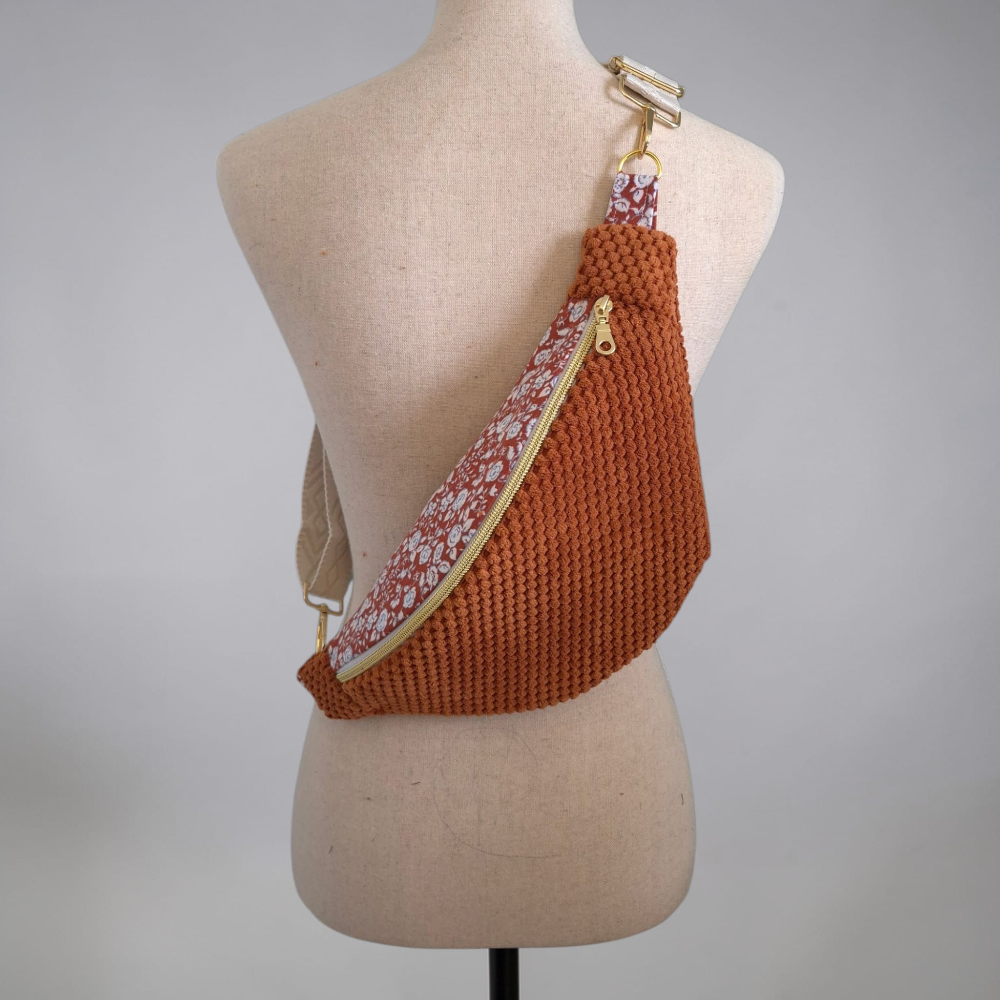 Sac banane pour femme  terracotta en tissu velours cocoleeline