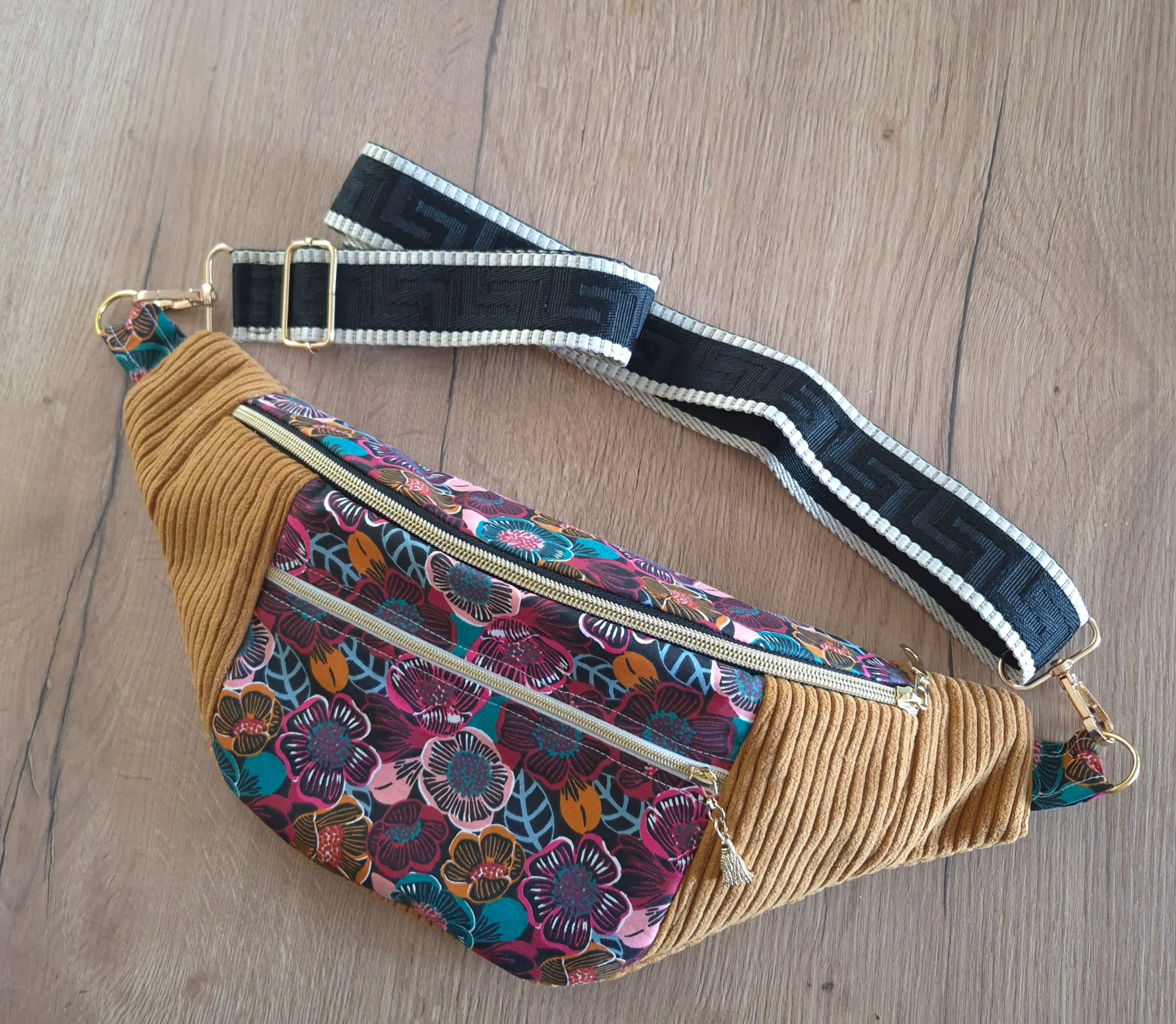Sac banane  pour femme  en velours côtelé rouille – Fleuri cocoleeline