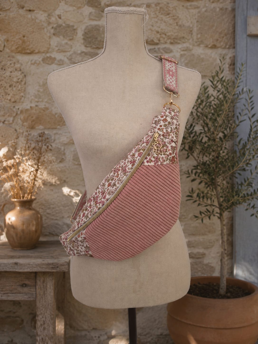 Sac banane pour femme en velours côtelé rose fleuri cocoleeline